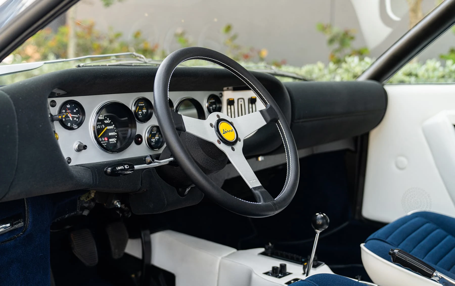 Ferrari Dino 308 GT4 Bertone - 1973 38