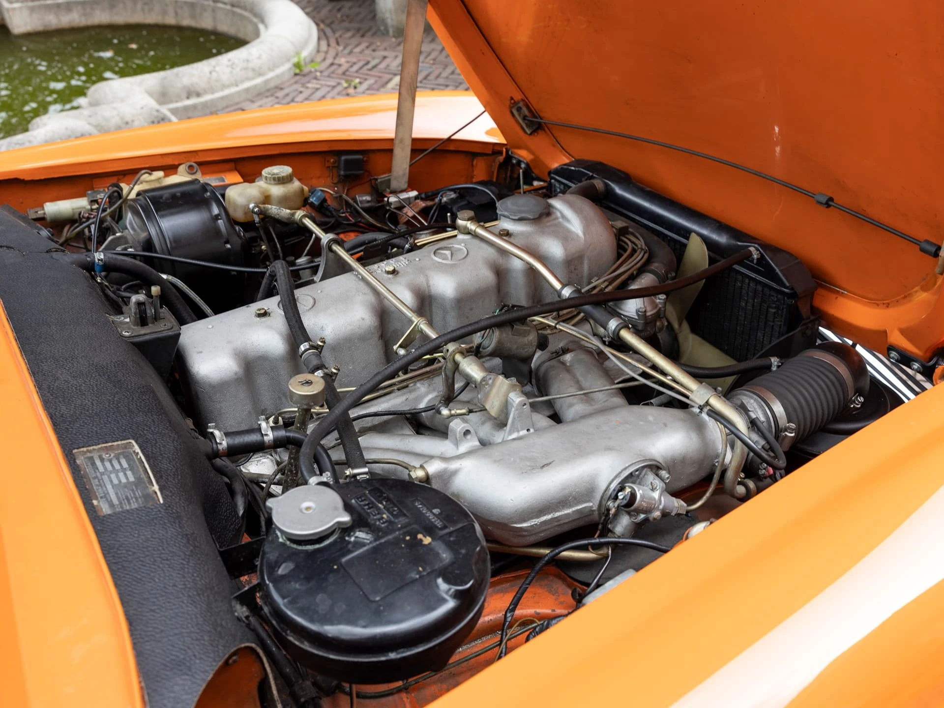 Mercedes-Benz 230 SL Pagode usine - 1963 01