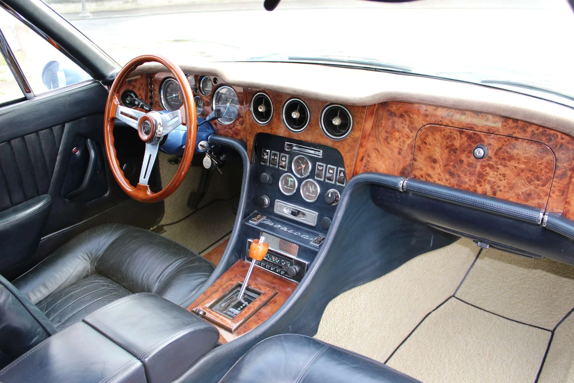 Monica 560 - 1975 10