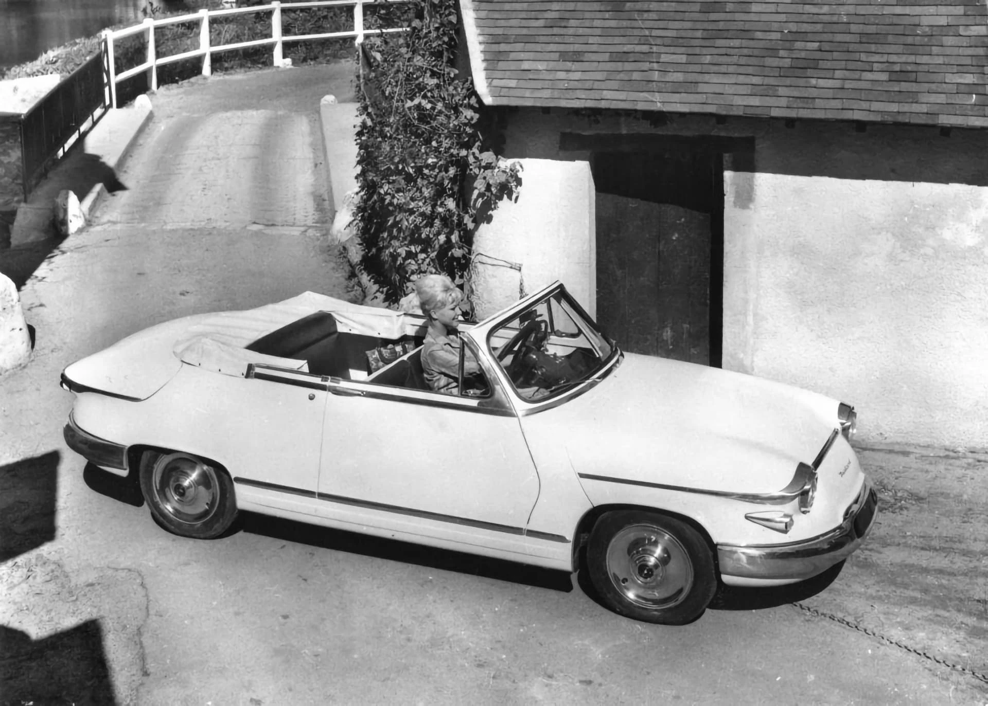 Panhard PL17 Cabriolet pub 2