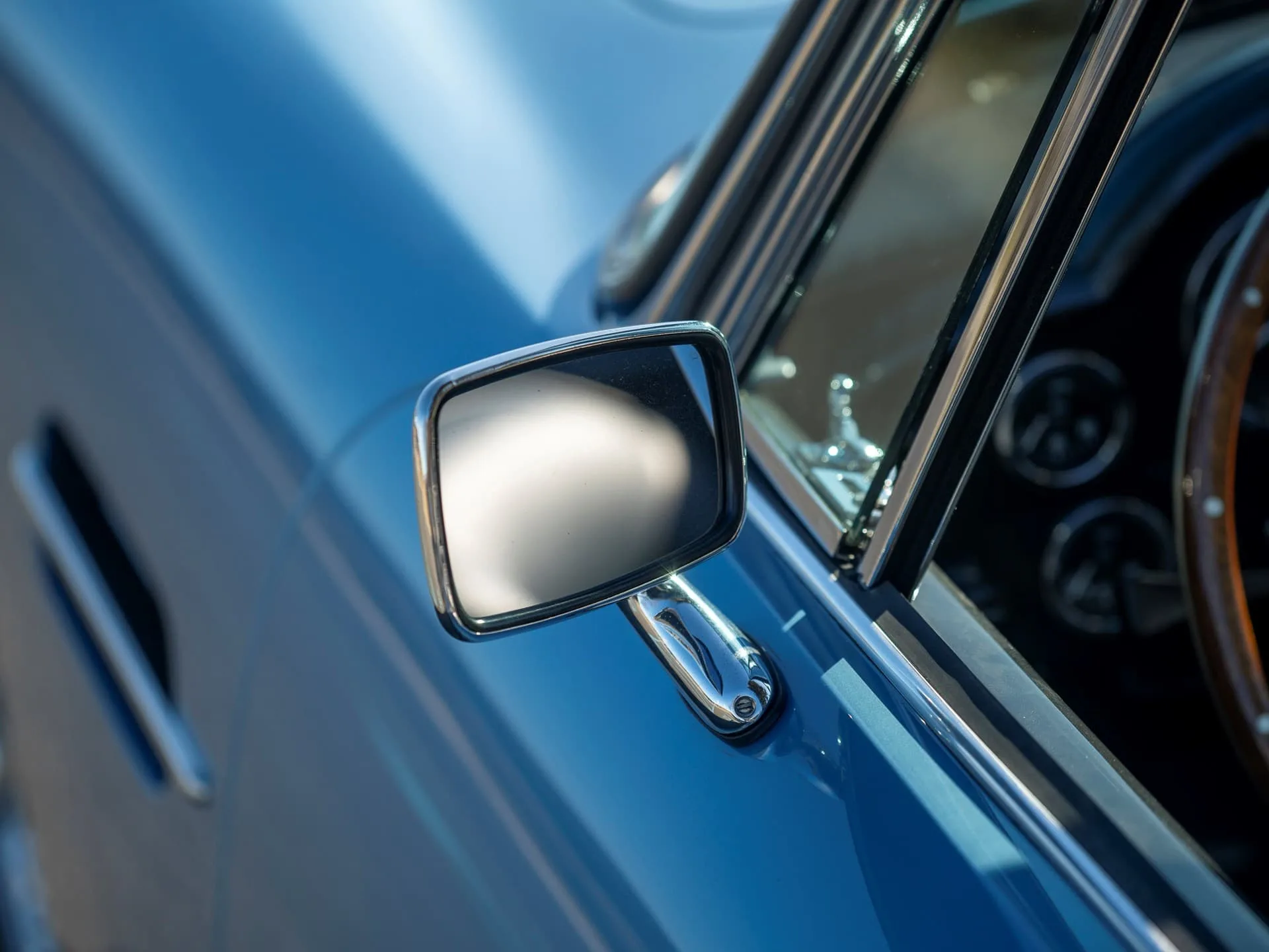 Aston Martin DB Volante - 1965 28