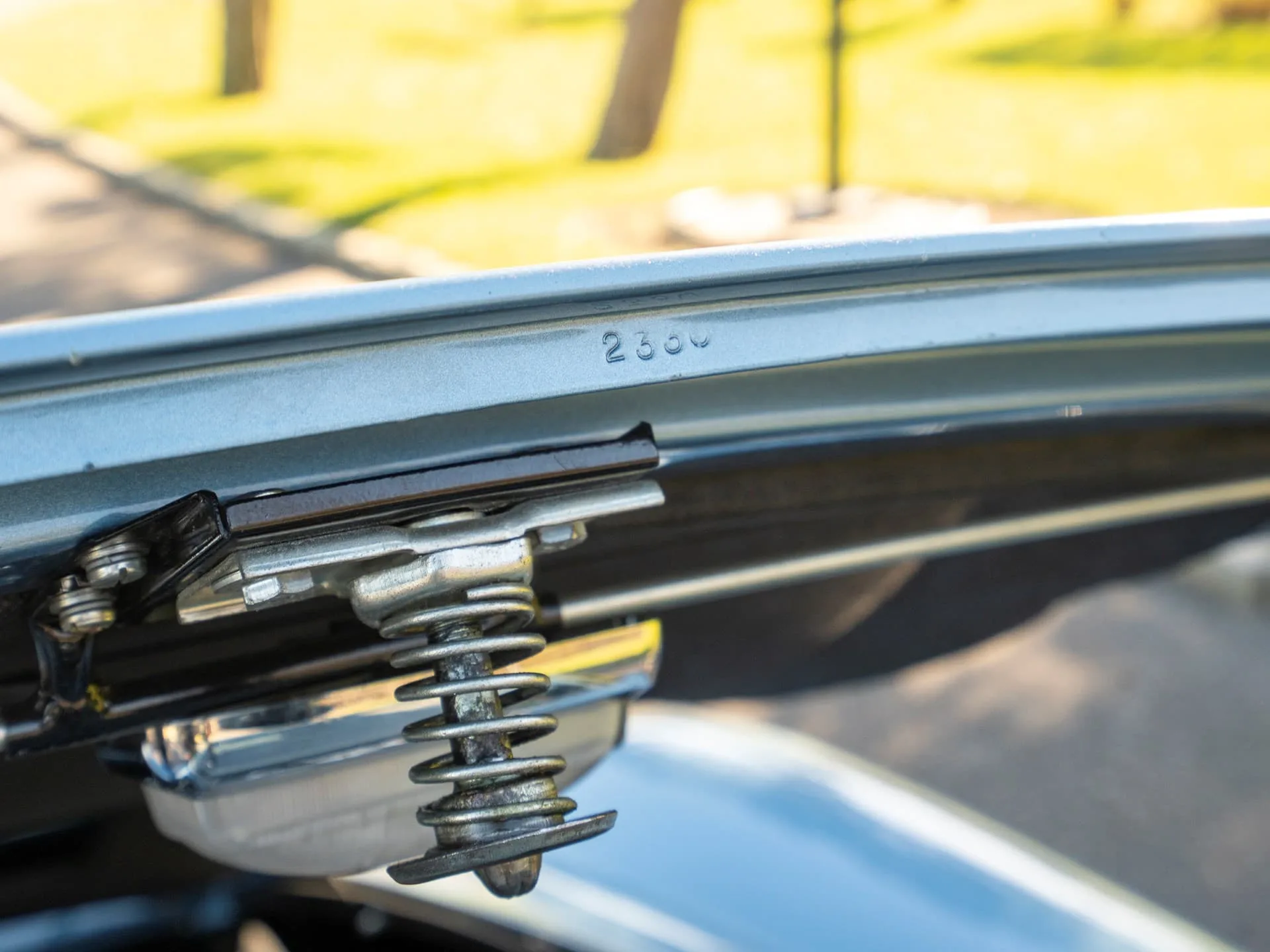 Aston Martin DB Volante - 1965 38
