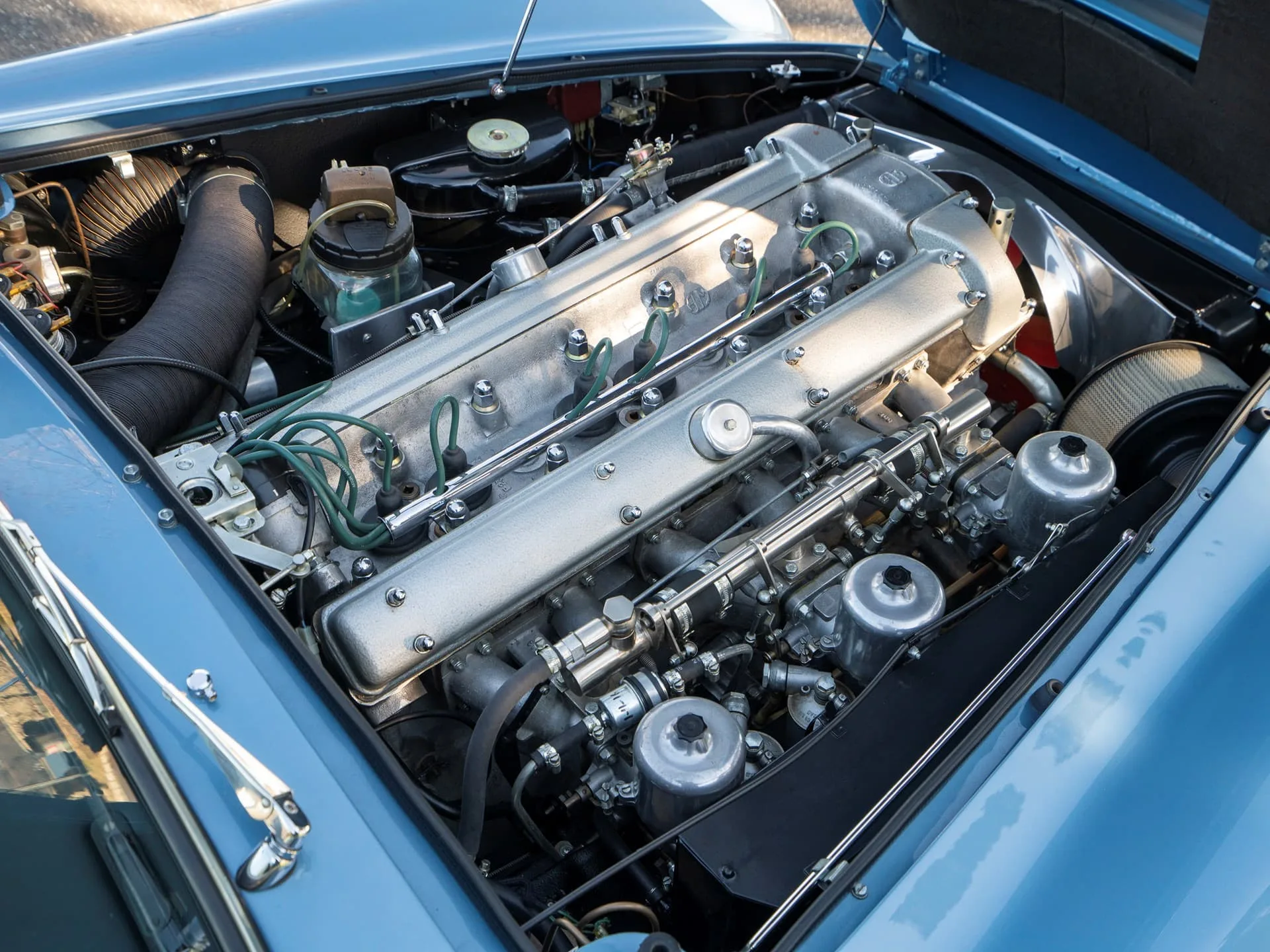 Aston Martin DB Volante - 1965 5