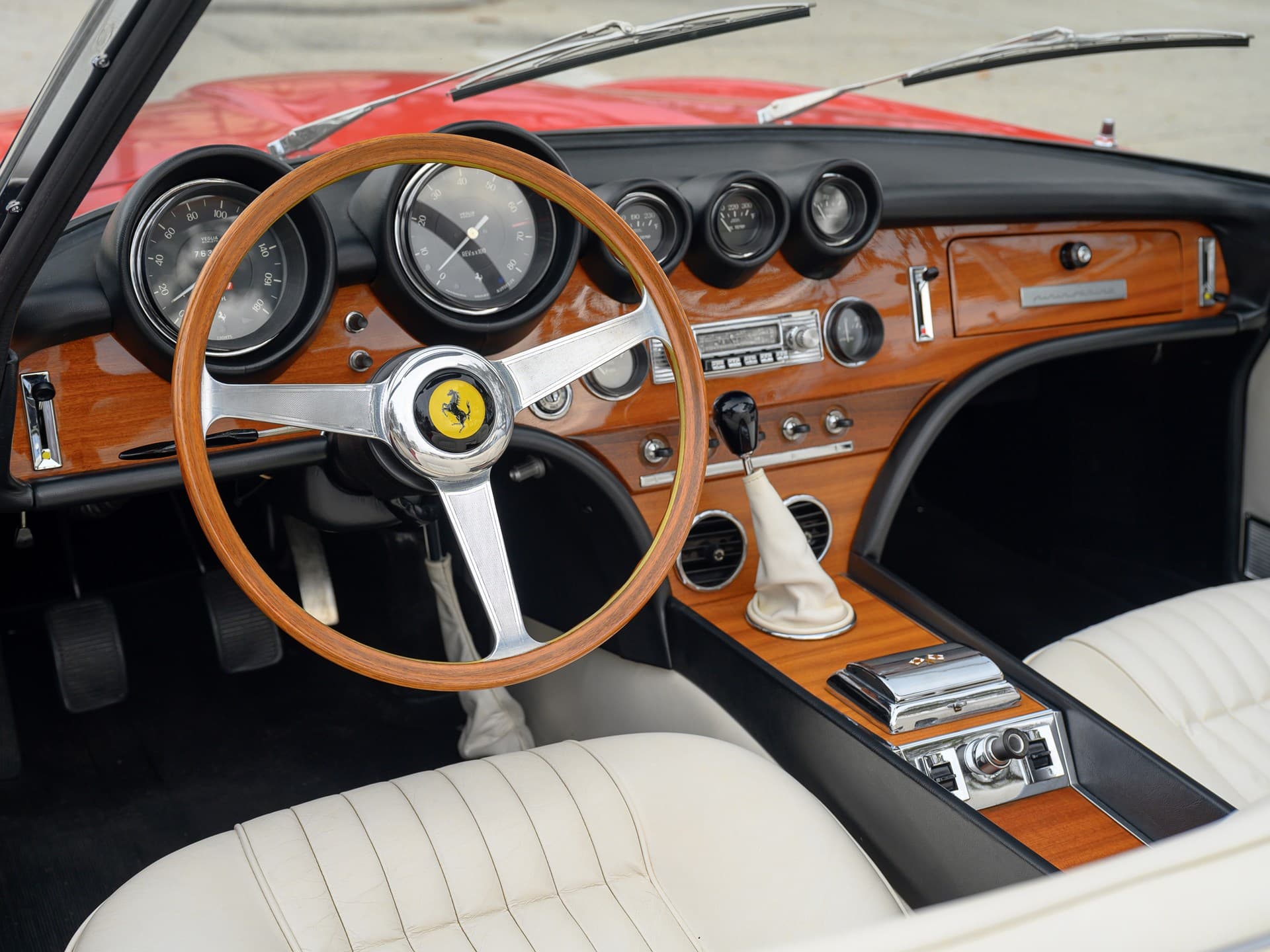 Ferrari-365-California-Spyder- Pininfarina - 1967 - 03