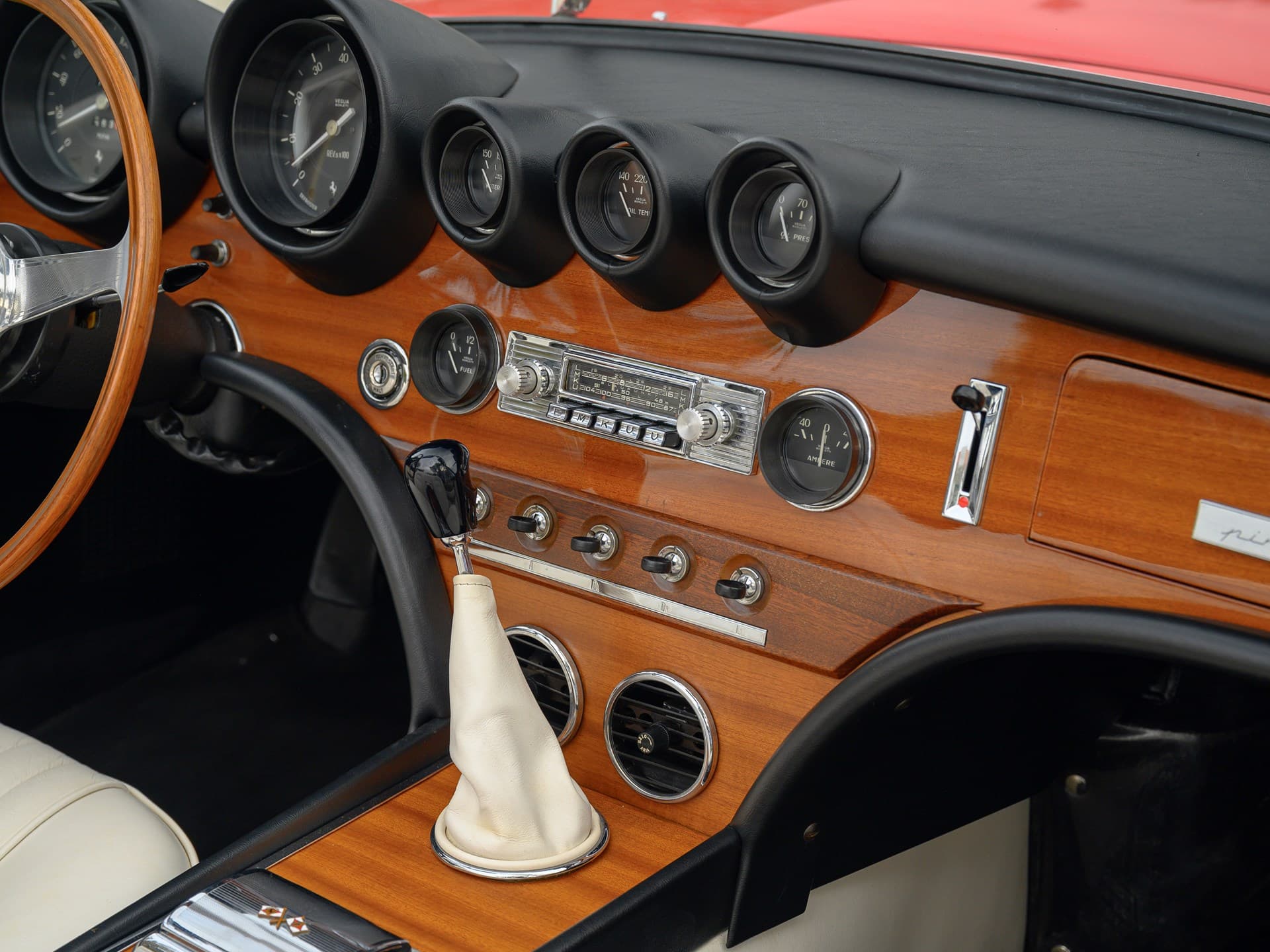 Ferrari-365-California-Spyder- Pininfarina - 1967 - 14