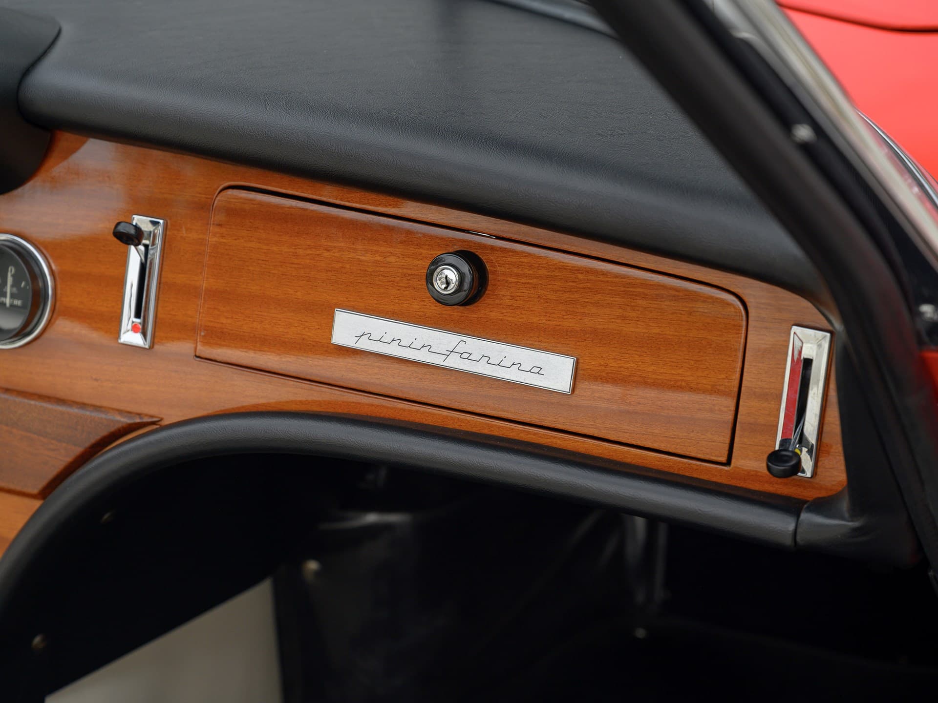 Ferrari-365-California-Spyder- Pininfarina - 1967 - 18