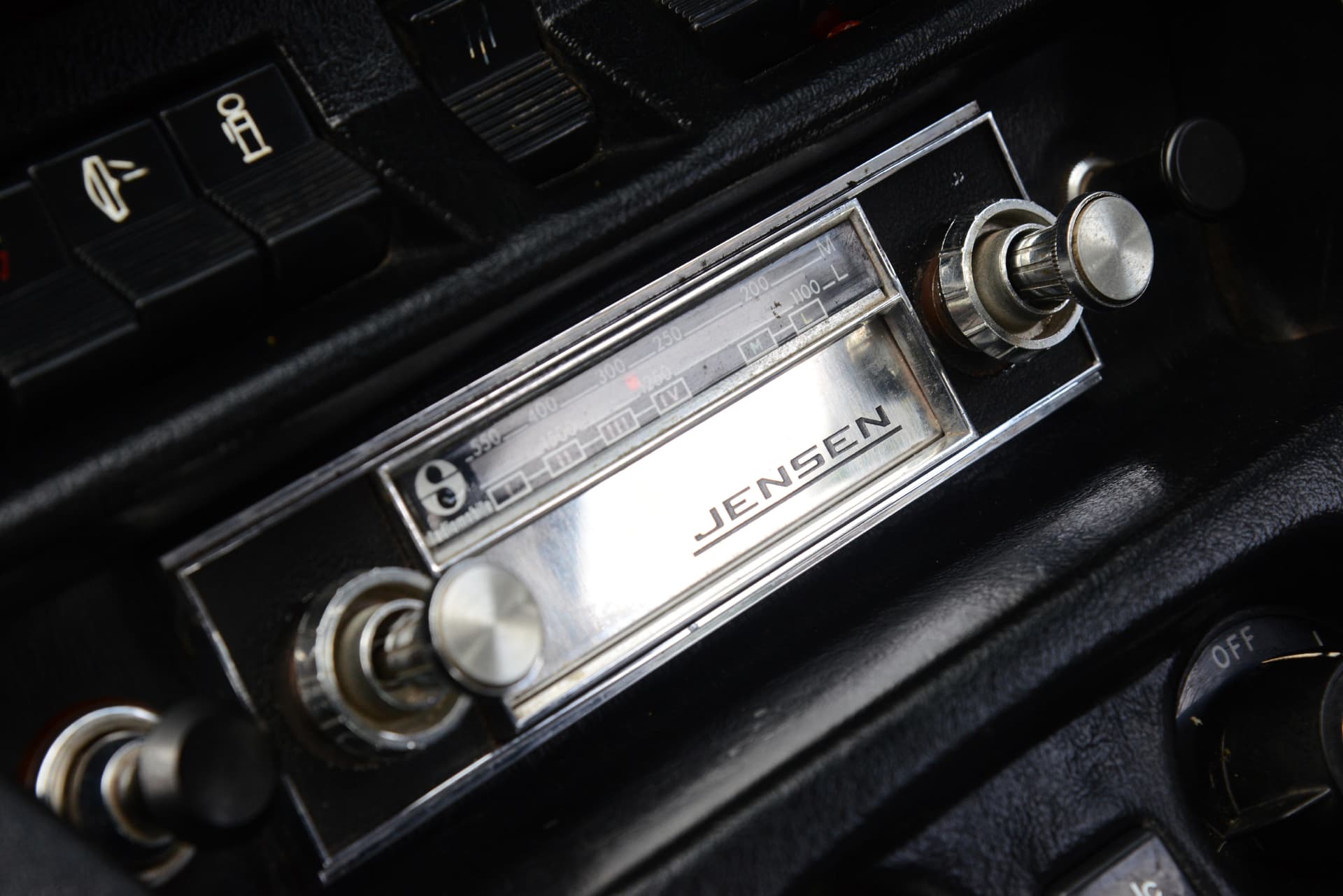 Jensen FF MkII Coupe - 1971 25