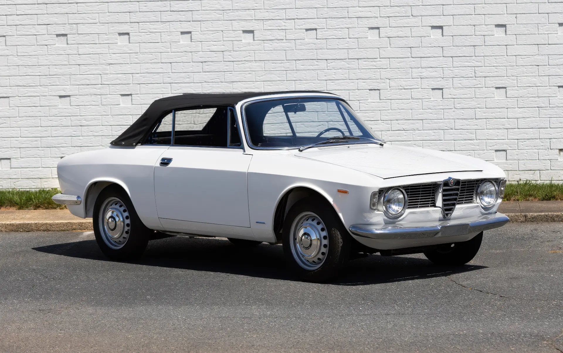 Alfa Romeo Giulia GTC (Touring) - 1964-010