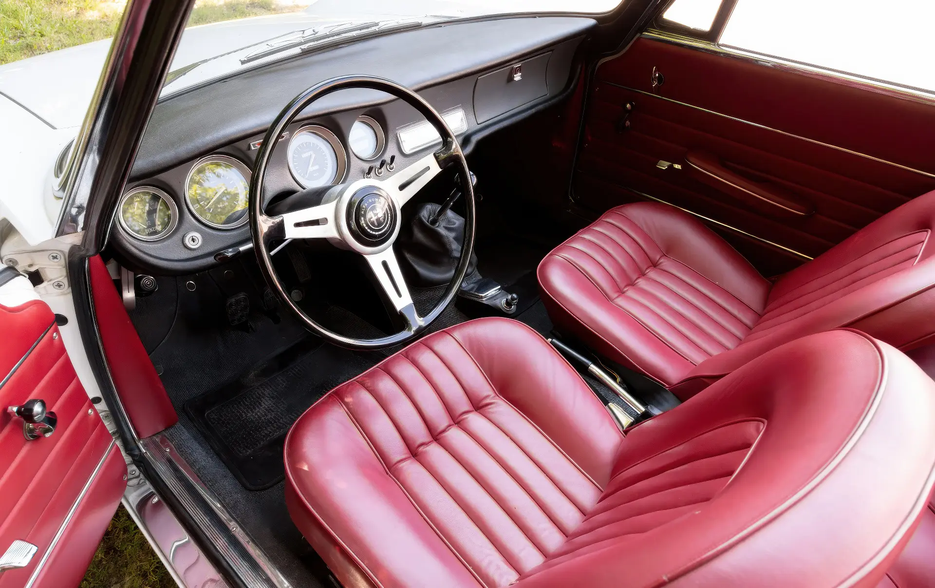 Alfa Romeo Giulia GTC (Touring) - 1964-019
