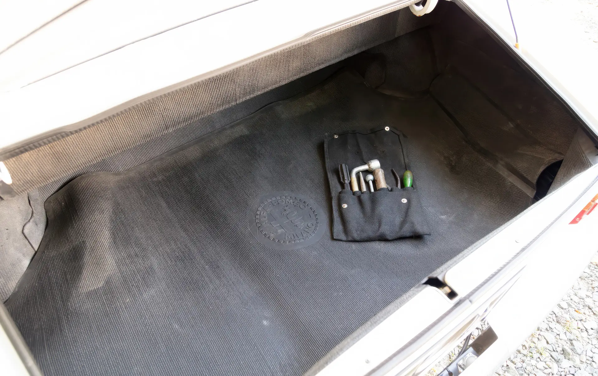 Alfa Romeo Giulia GTC (Touring) - 1964-032