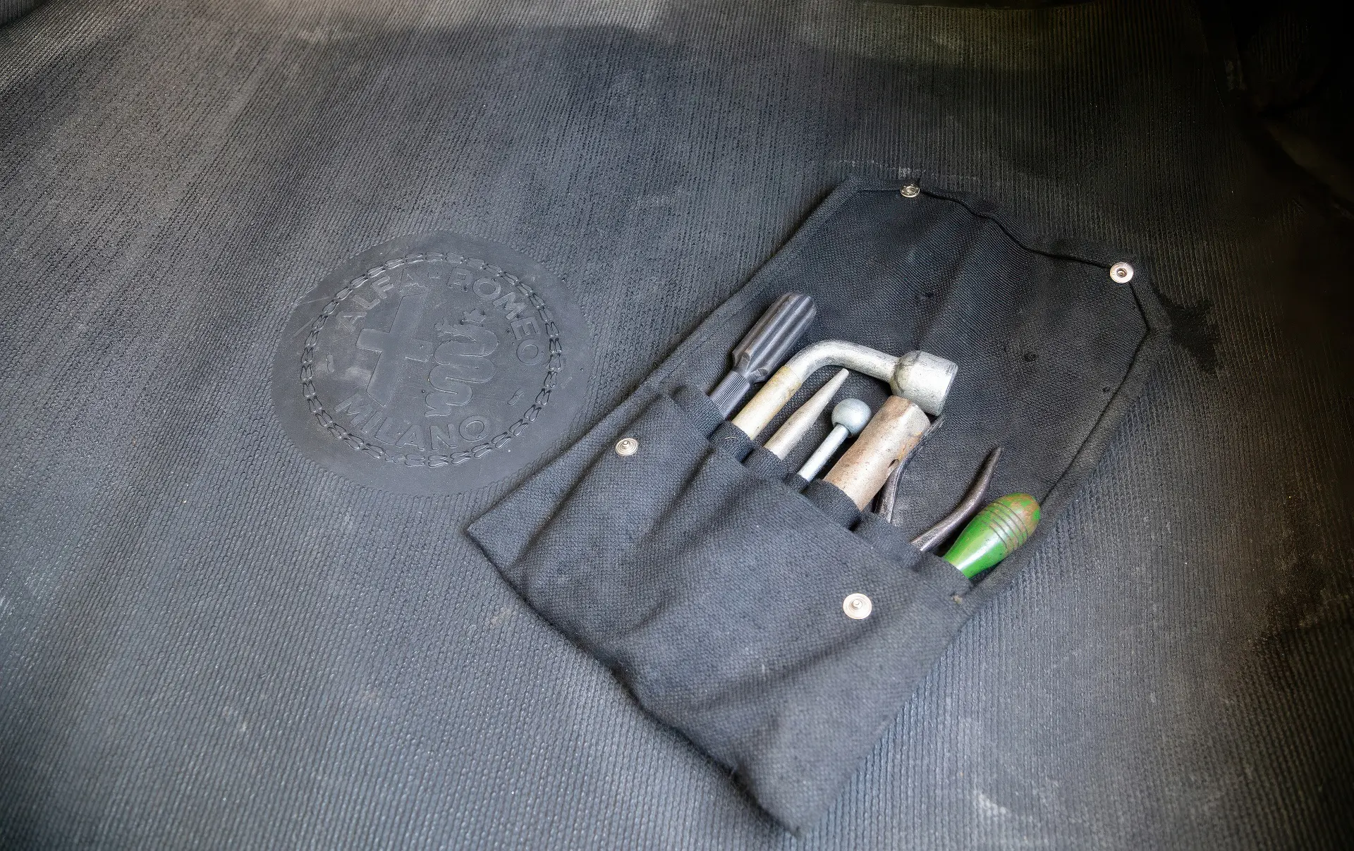 Alfa Romeo Giulia GTC (Touring) - 1964-033