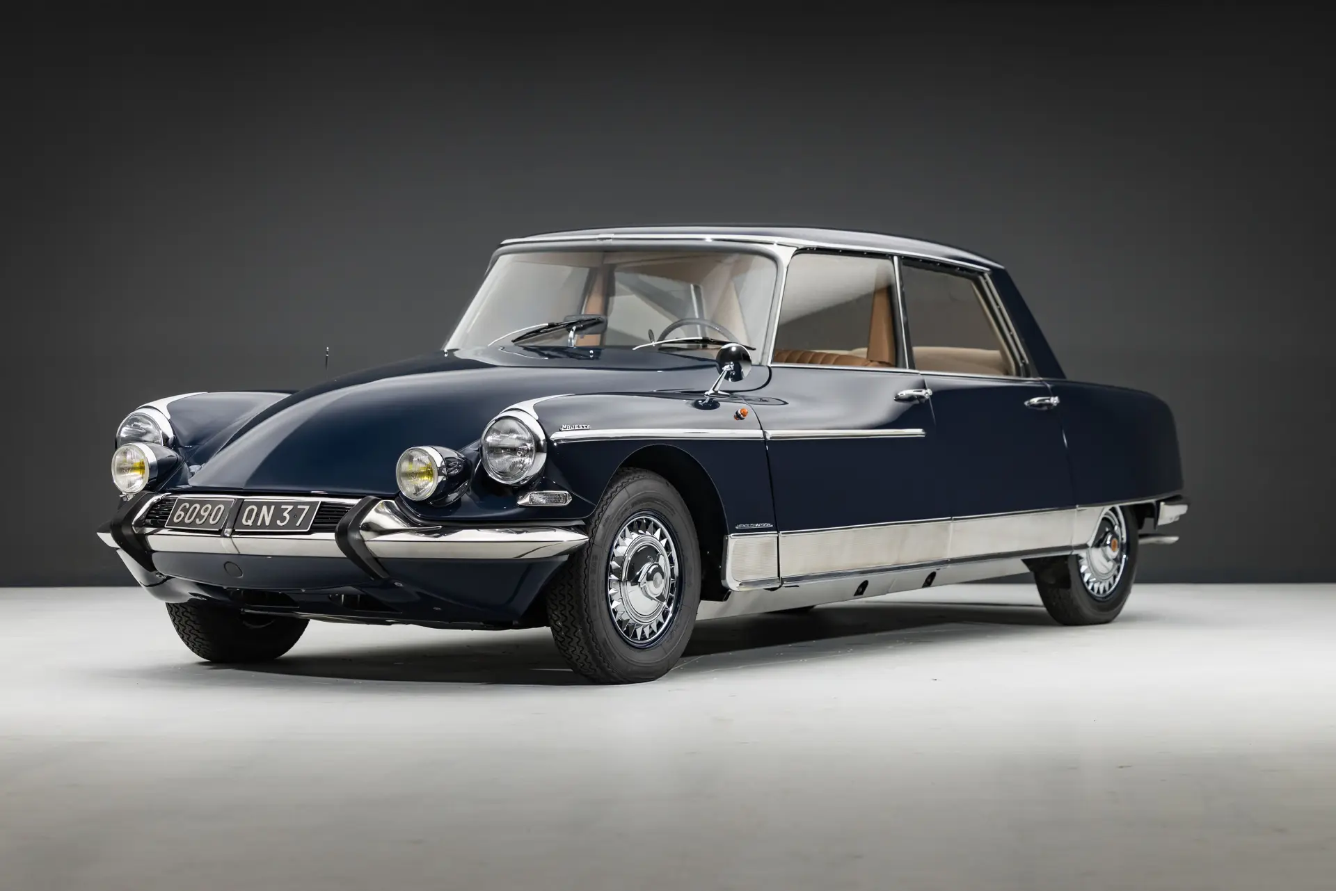 Citroën DS21 Majesty (Chapron) 4376004 - 1966 -banner