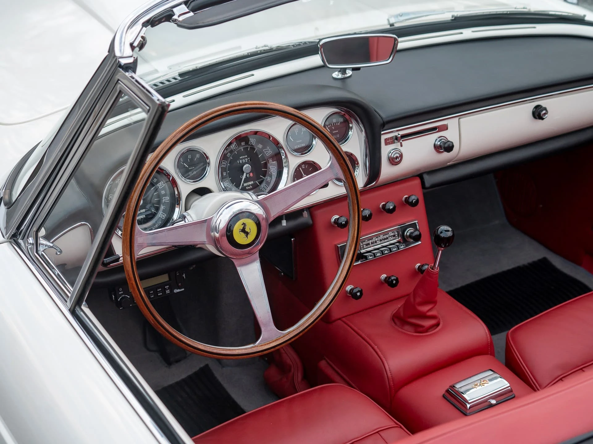 Ferrari 250 GT Cabriolet Series II - Pininfarina - 1961 - 10