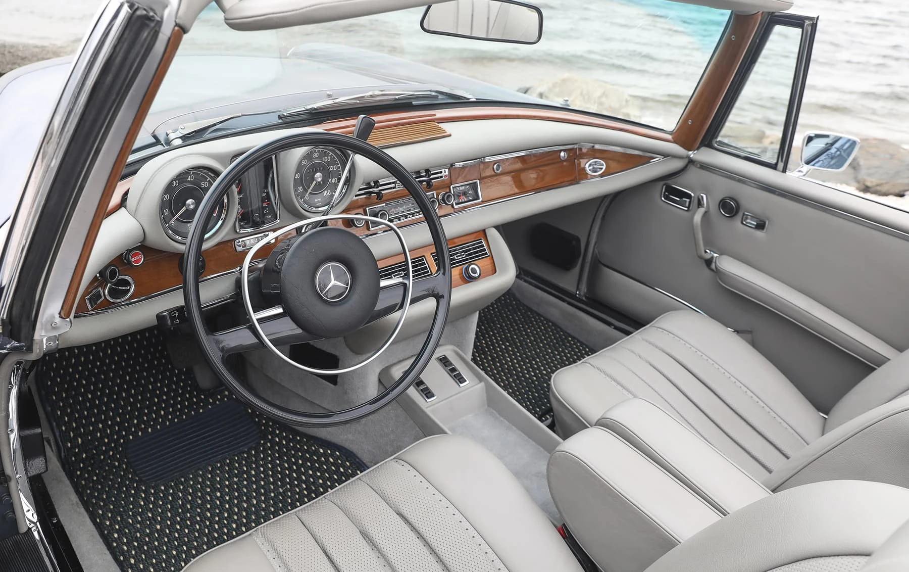 Mercedes-Benz 280SE 3.5 Cabriolet - 1969-1971 - 18