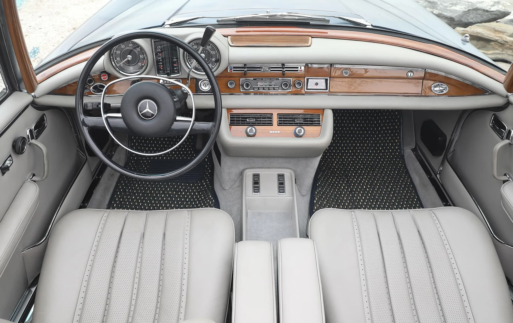 Mercedes-Benz 280SE 3.5 Cabriolet - 1969-1971 - 21