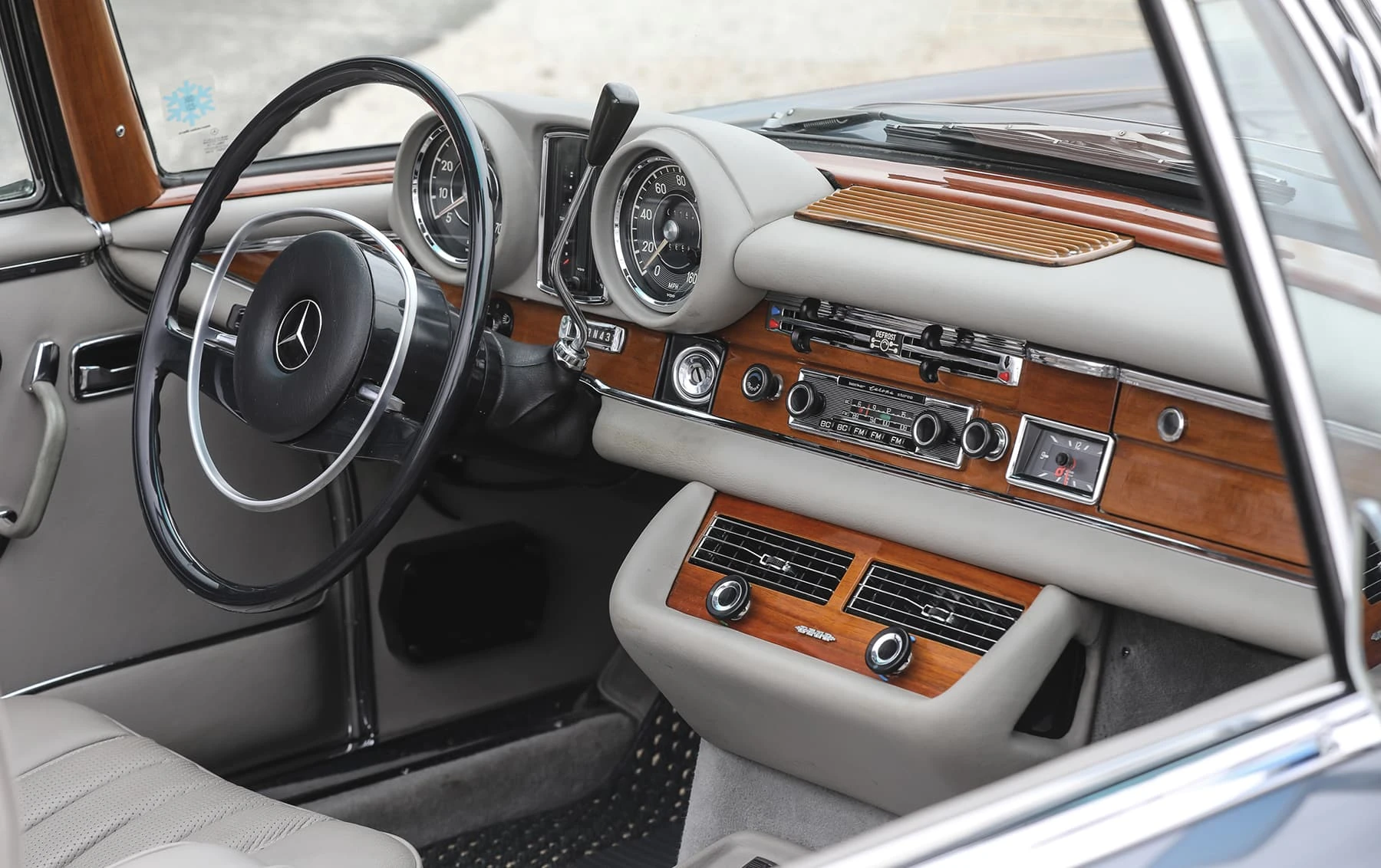 Mercedes-Benz 280SE 3.5 Cabriolet - 1969-1971 - 22