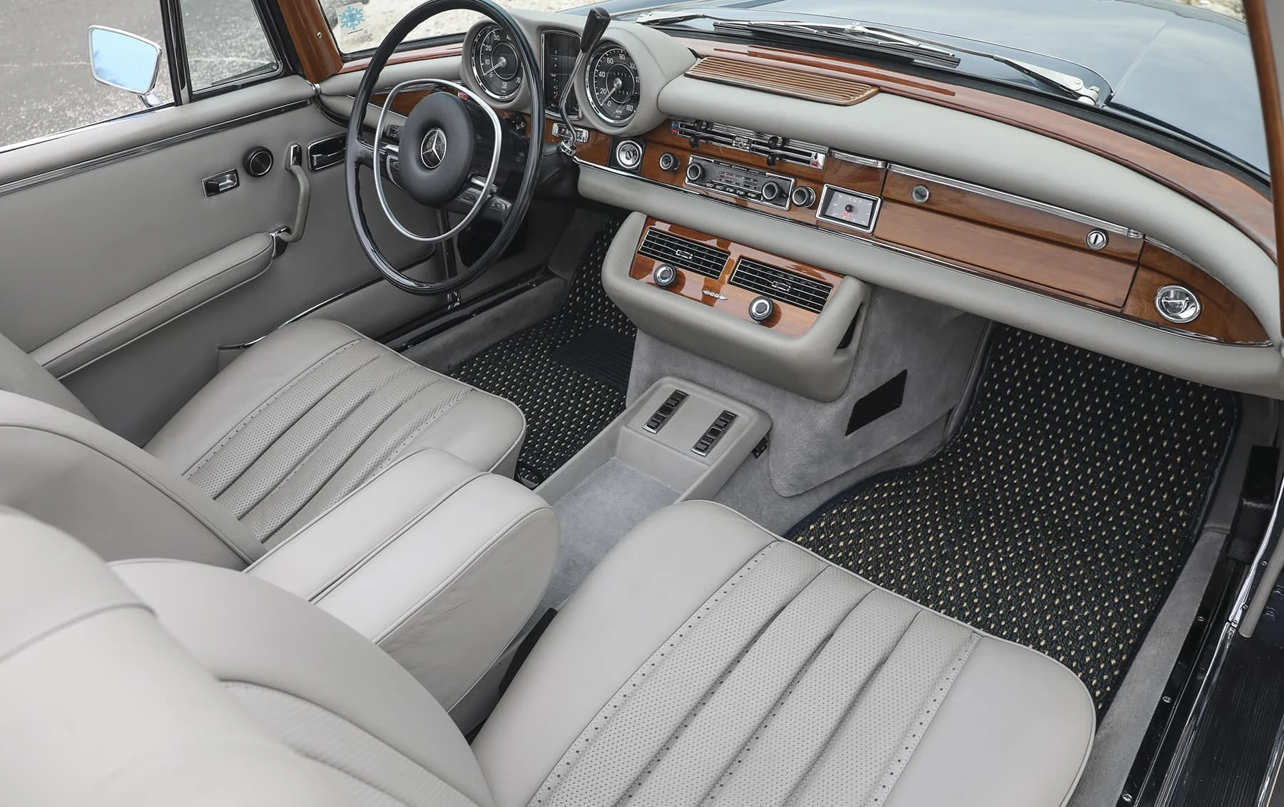 Mercedes-Benz 280SE 3.5 Cabriolet - 1969-1971 - 23