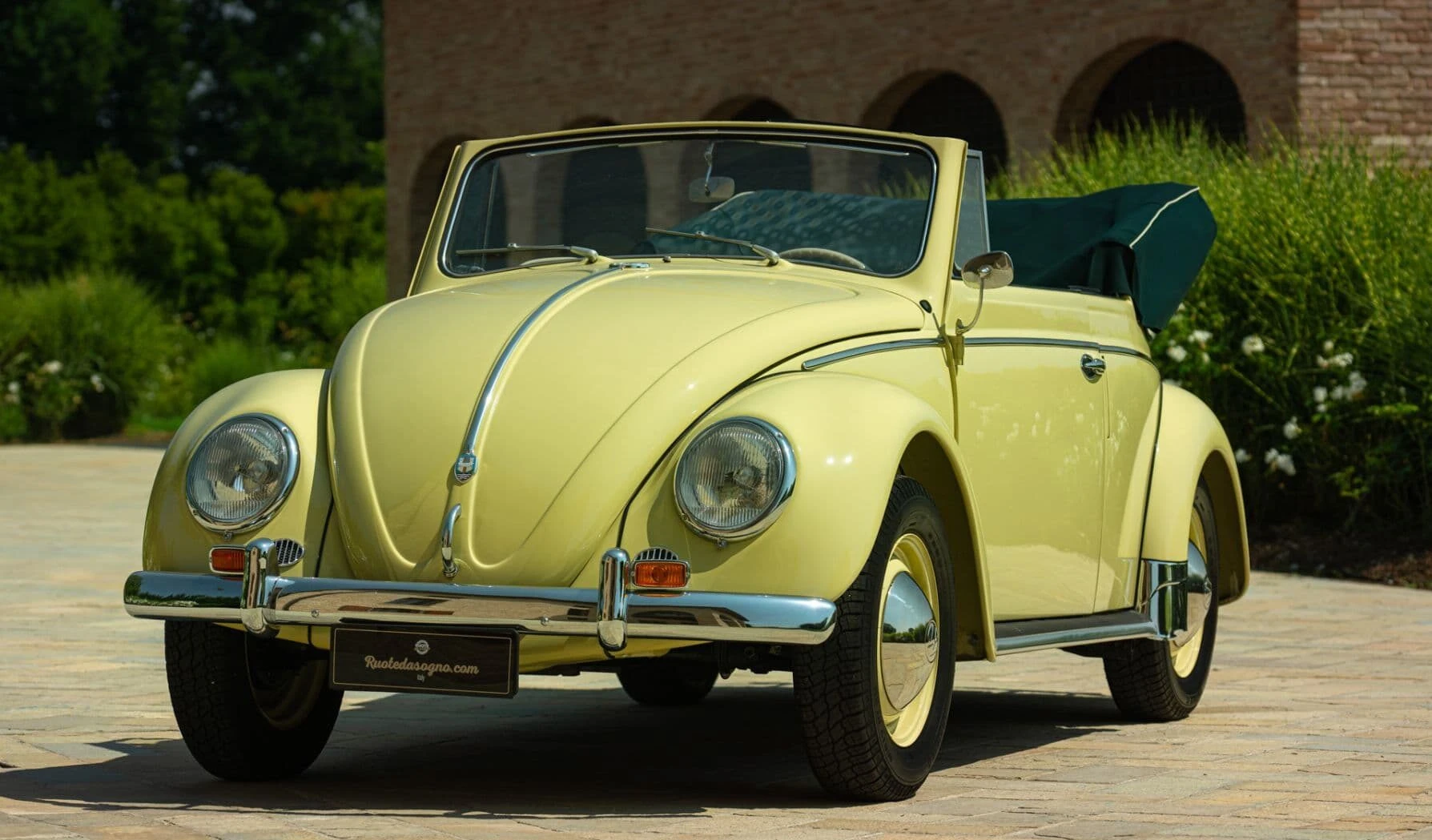 VW Coccinelle Cabriolet (Karmann) - 1959 - 00