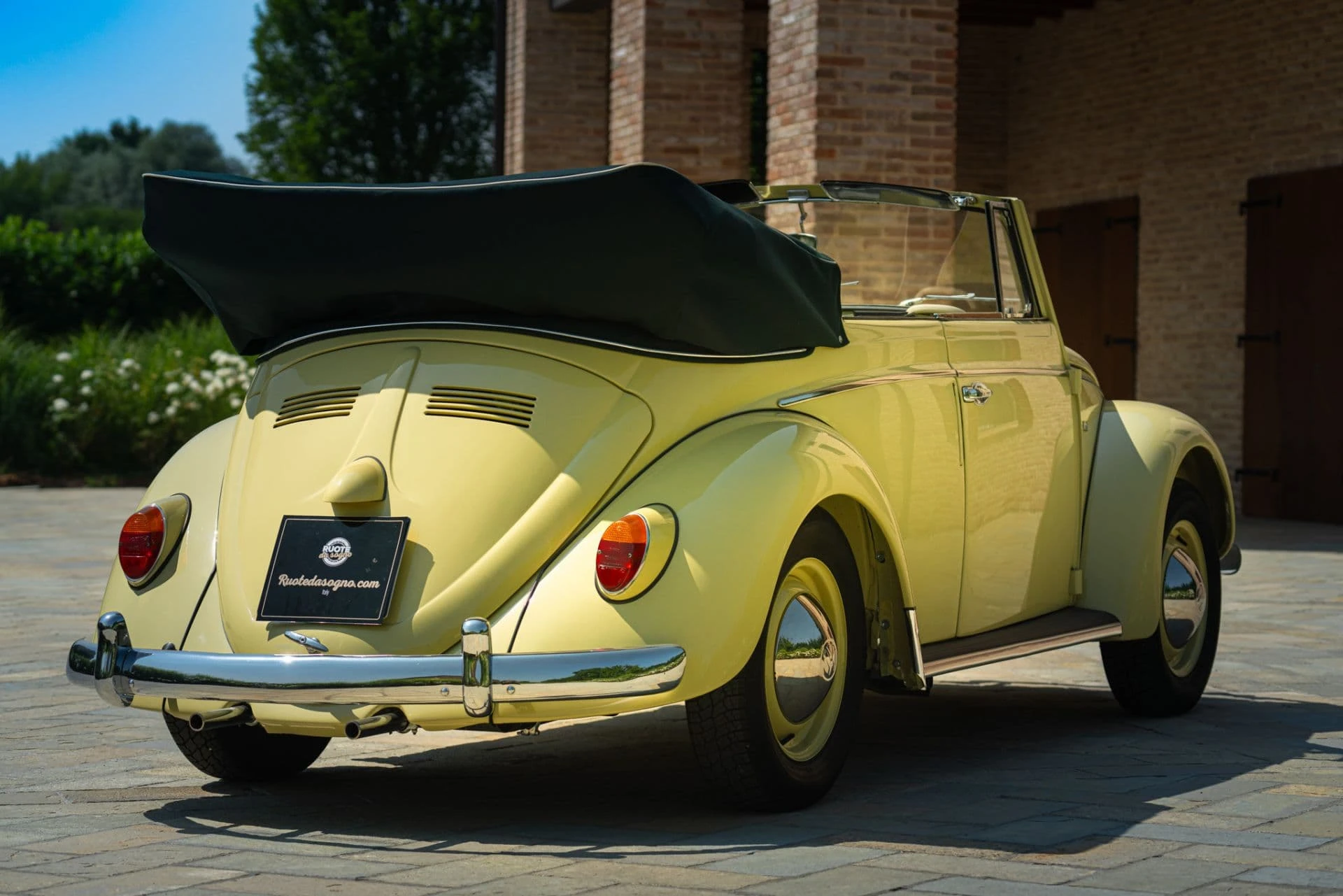 VW Coccinelle Cabriolet (Karmann) - 1959 - 01