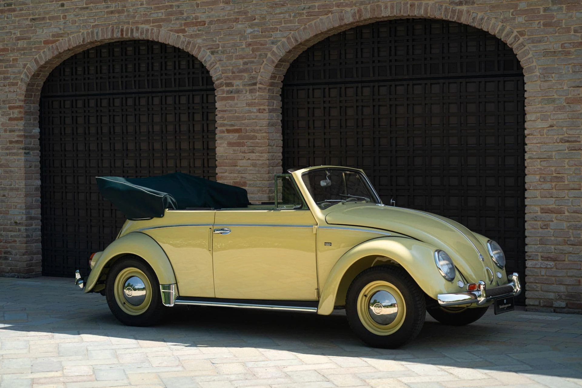 VW Coccinelle Cabriolet (Karmann) - 1959 - 02