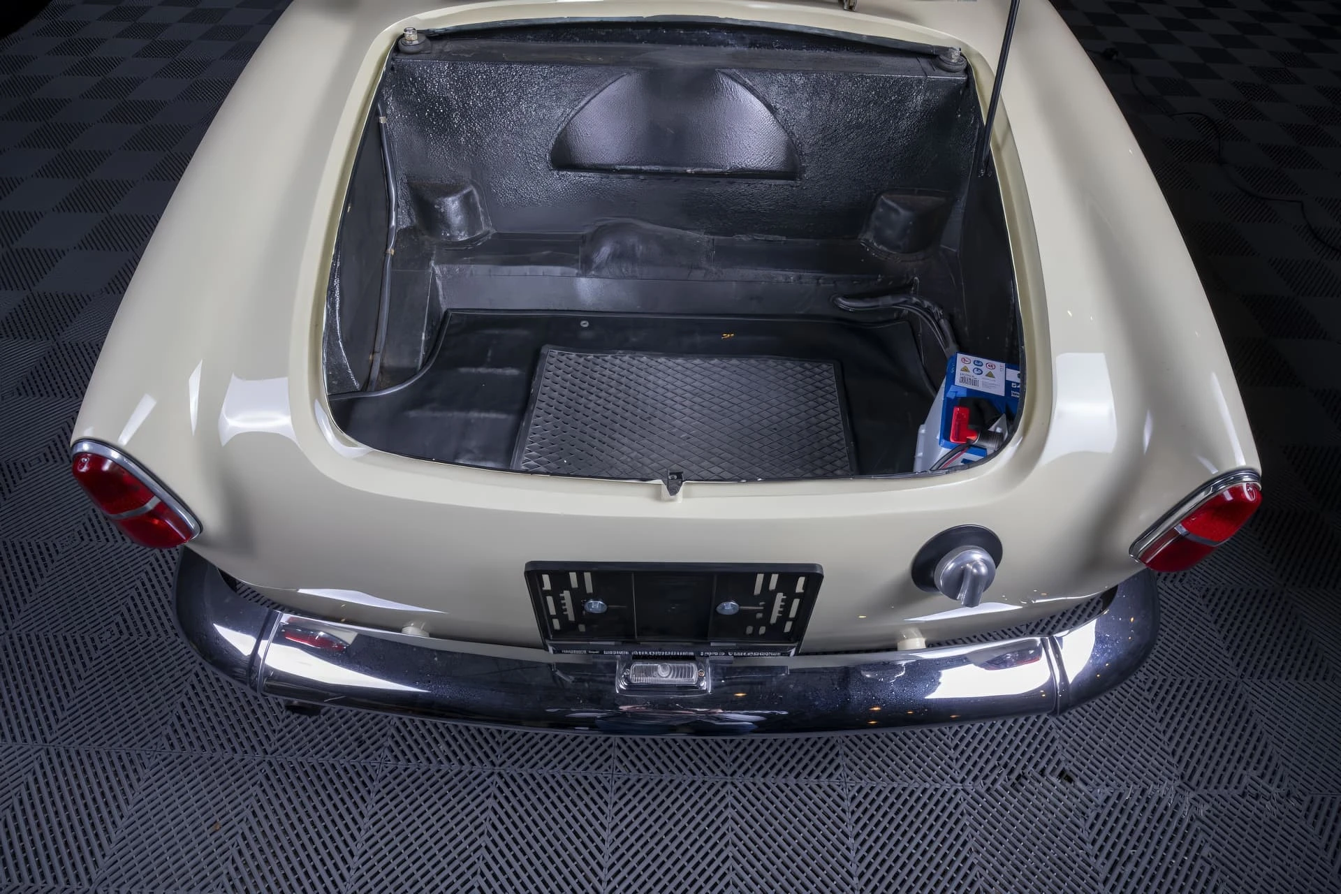 Alfa Romeo Giulietta Spider Prototype (Pinifarina) - 1954 14