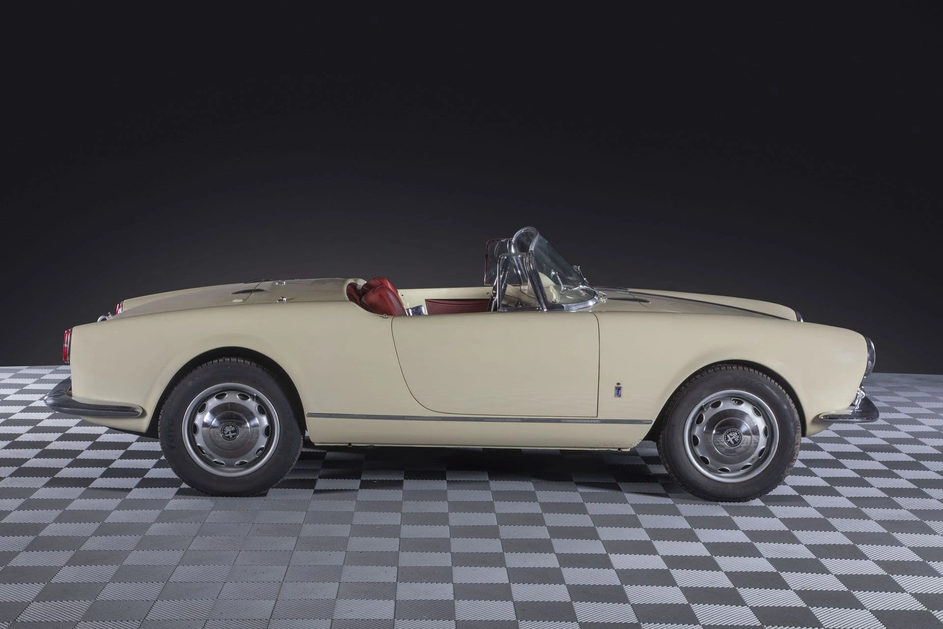 Alfa Romeo Giulietta Spider Prototype (Pinifarina) - 1954 4