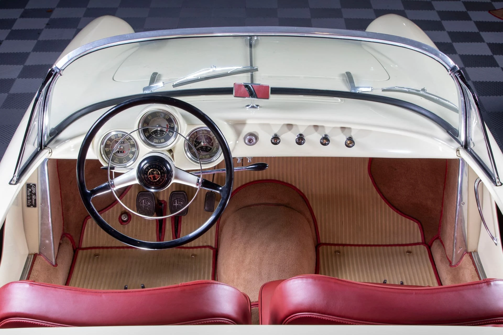 Alfa Romeo Giulietta Spider Prototype (Pinifarina) - 1954 6