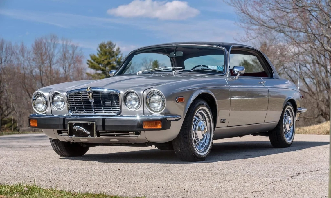 Jaguar XJ12C 5.3 - 1975 - 00