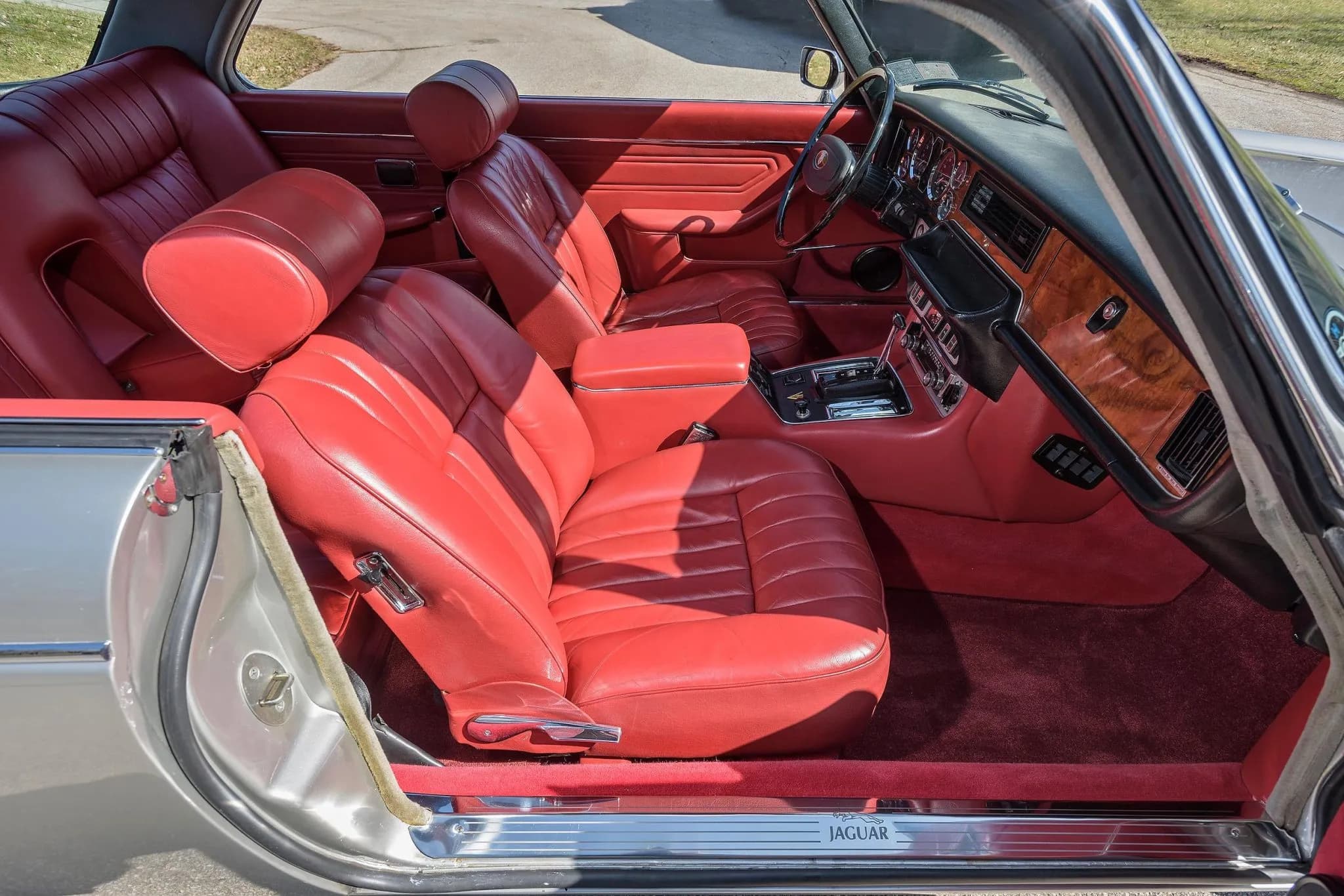 Jaguar XJ12C 5.3 - 1975 - 36