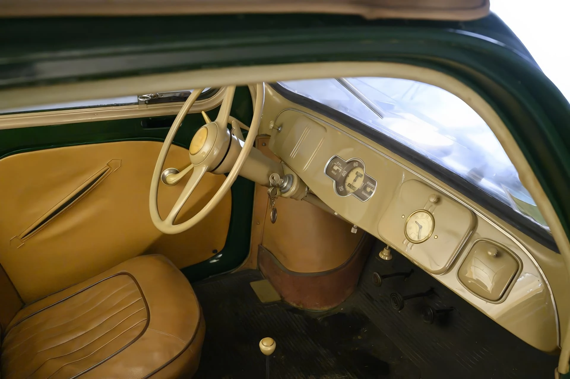 Renault 4CV Grand Luxe Découvrable - 1951 - 06