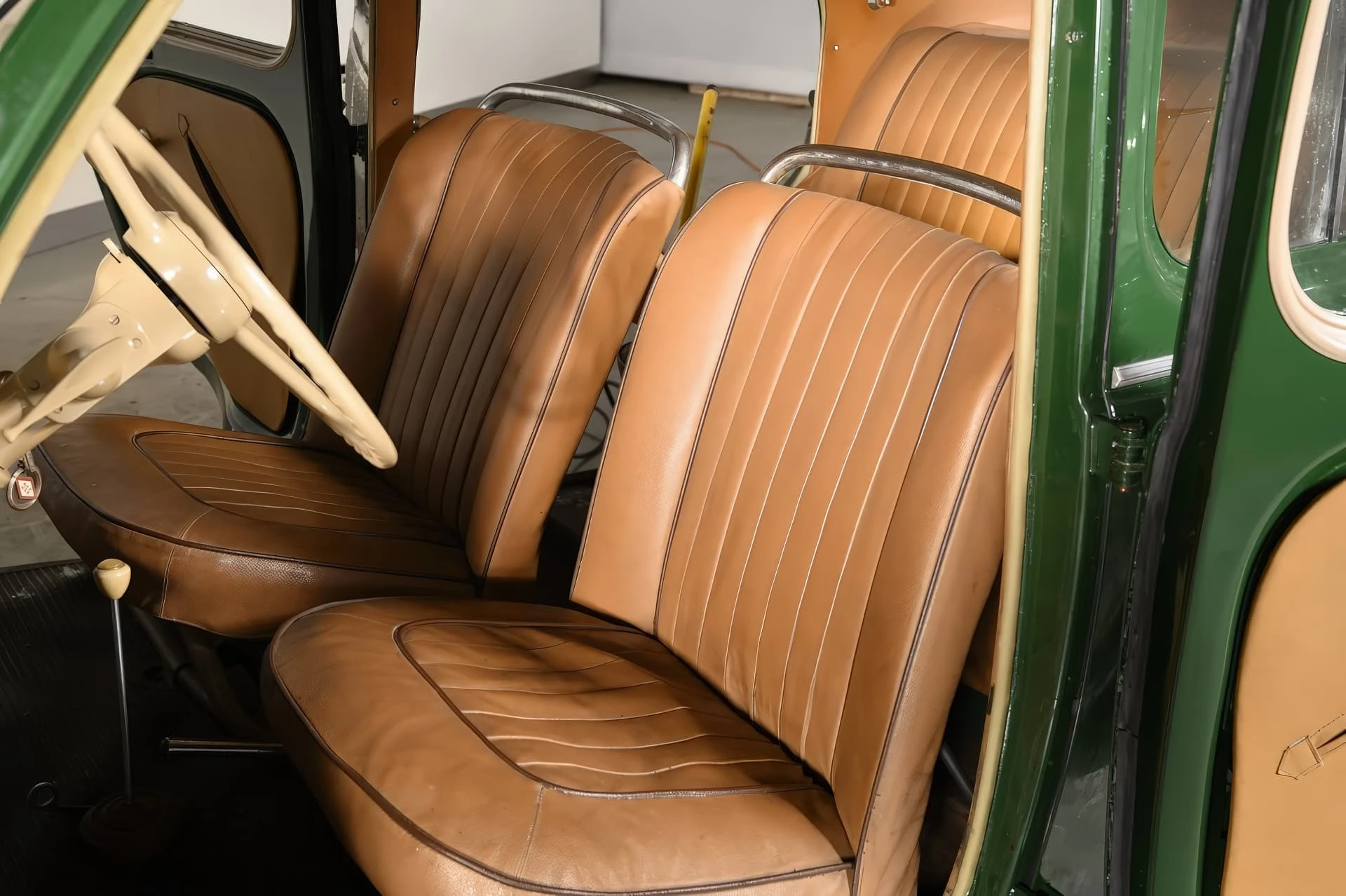 Renault 4CV Grand Luxe Découvrable - 1951 - 08