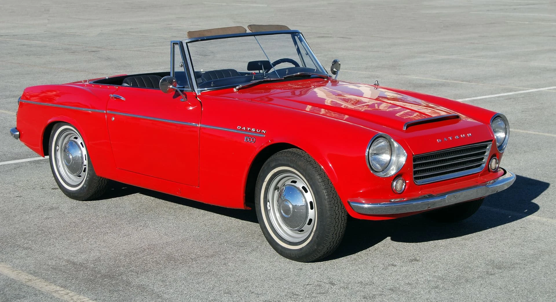 Datsun Fairlady 1600 Roadster - 1967 - Datsun_1600_Sports,_starboard_fore_quarter