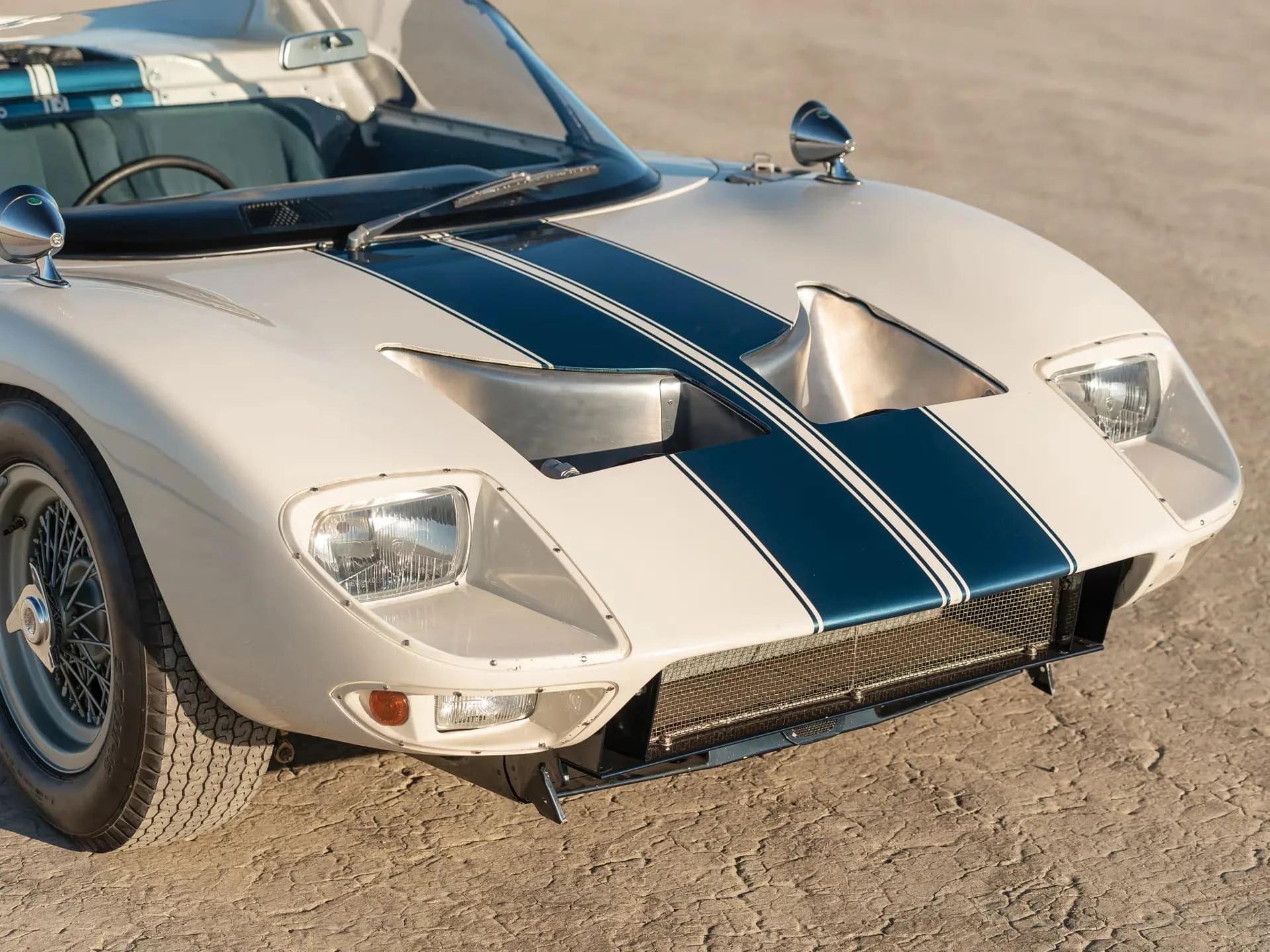 Ford GT40 Roadster Prototype - 1965 - 05