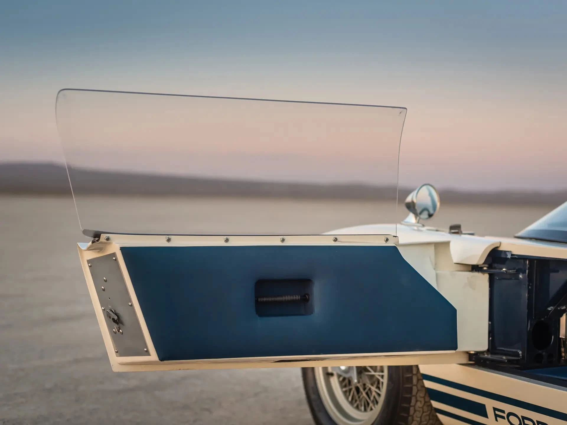 Ford GT40 Roadster Prototype - 1965 - 11