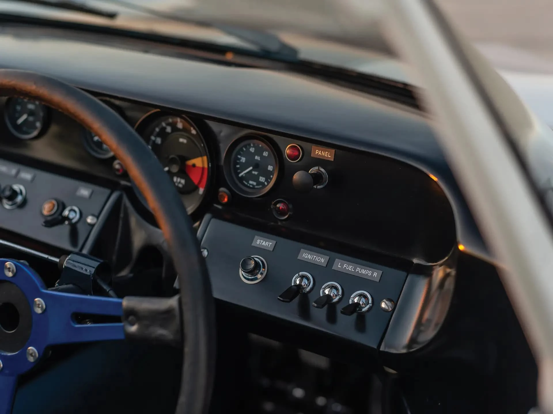 Ford GT40 Roadster Prototype - 1965 - 13