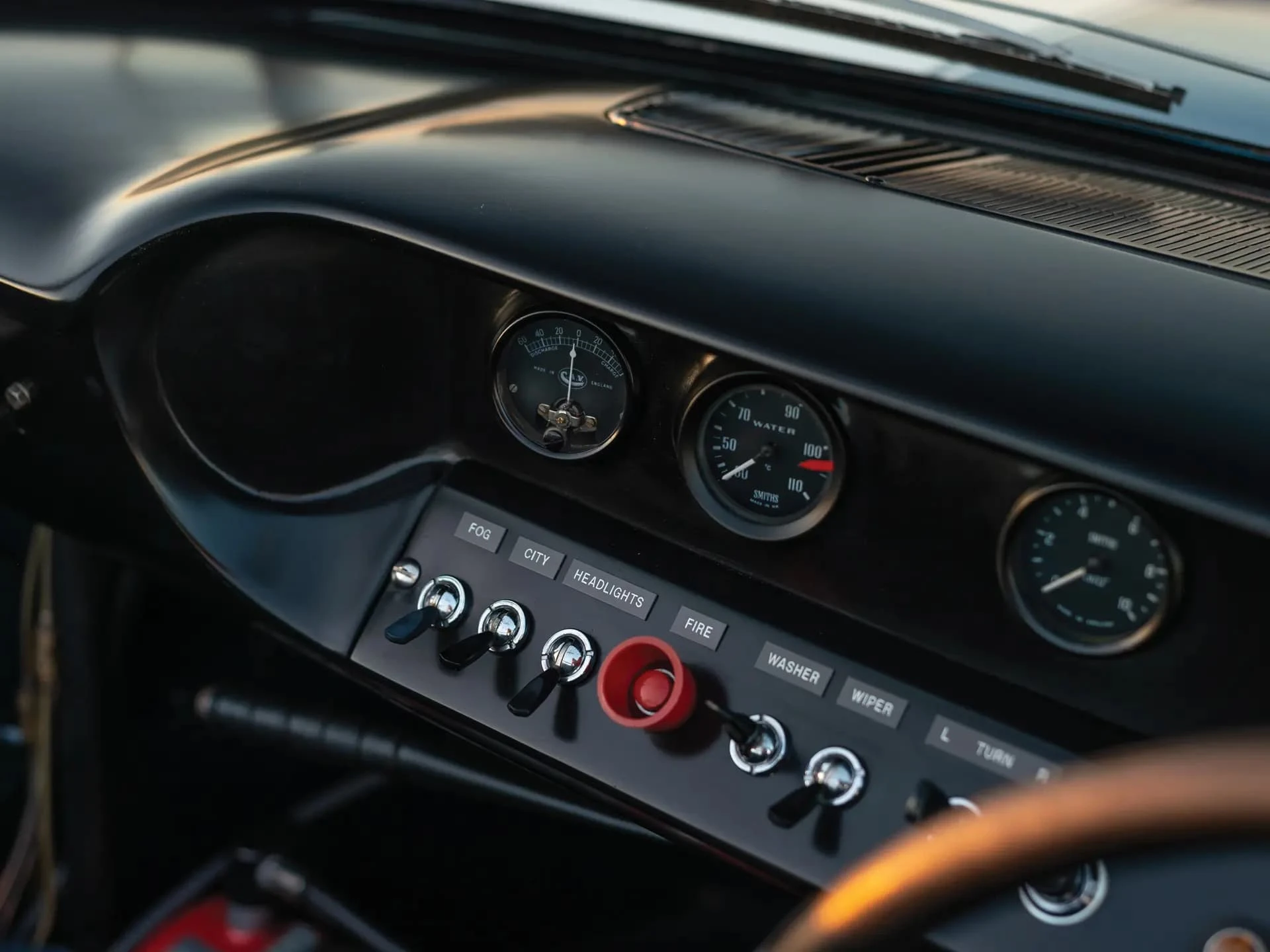 Ford GT40 Roadster Prototype - 1965 - 14