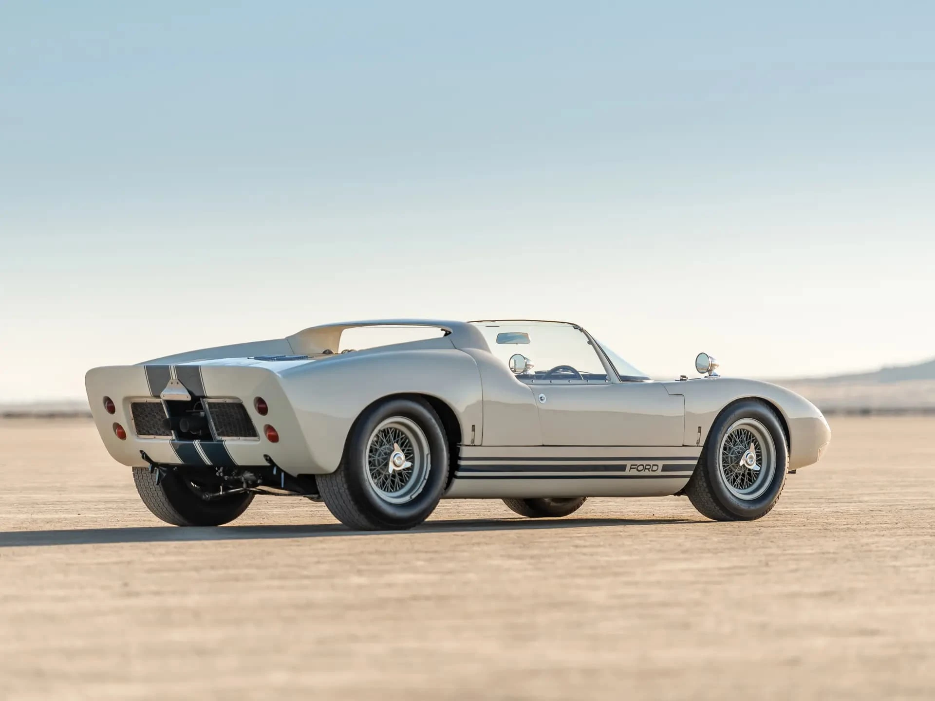 Ford GT40 Roadster Prototype - 1965 - 28