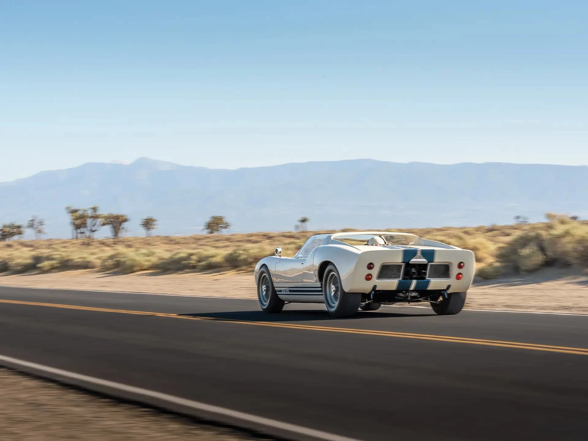 Ford GT40 Roadster Prototype - 1965 - 30