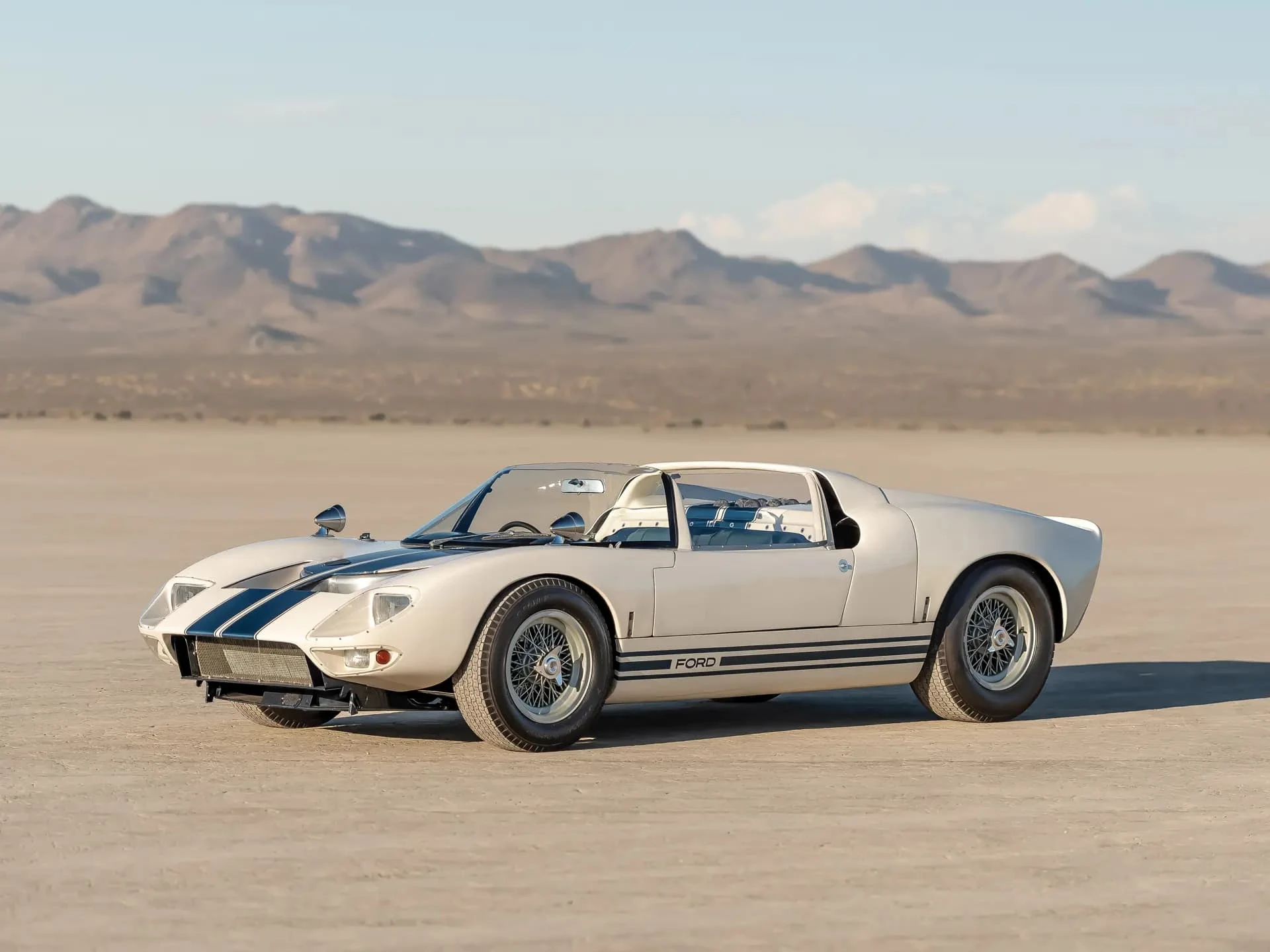 Ford GT40 Roadster Prototype - 1965 - 34