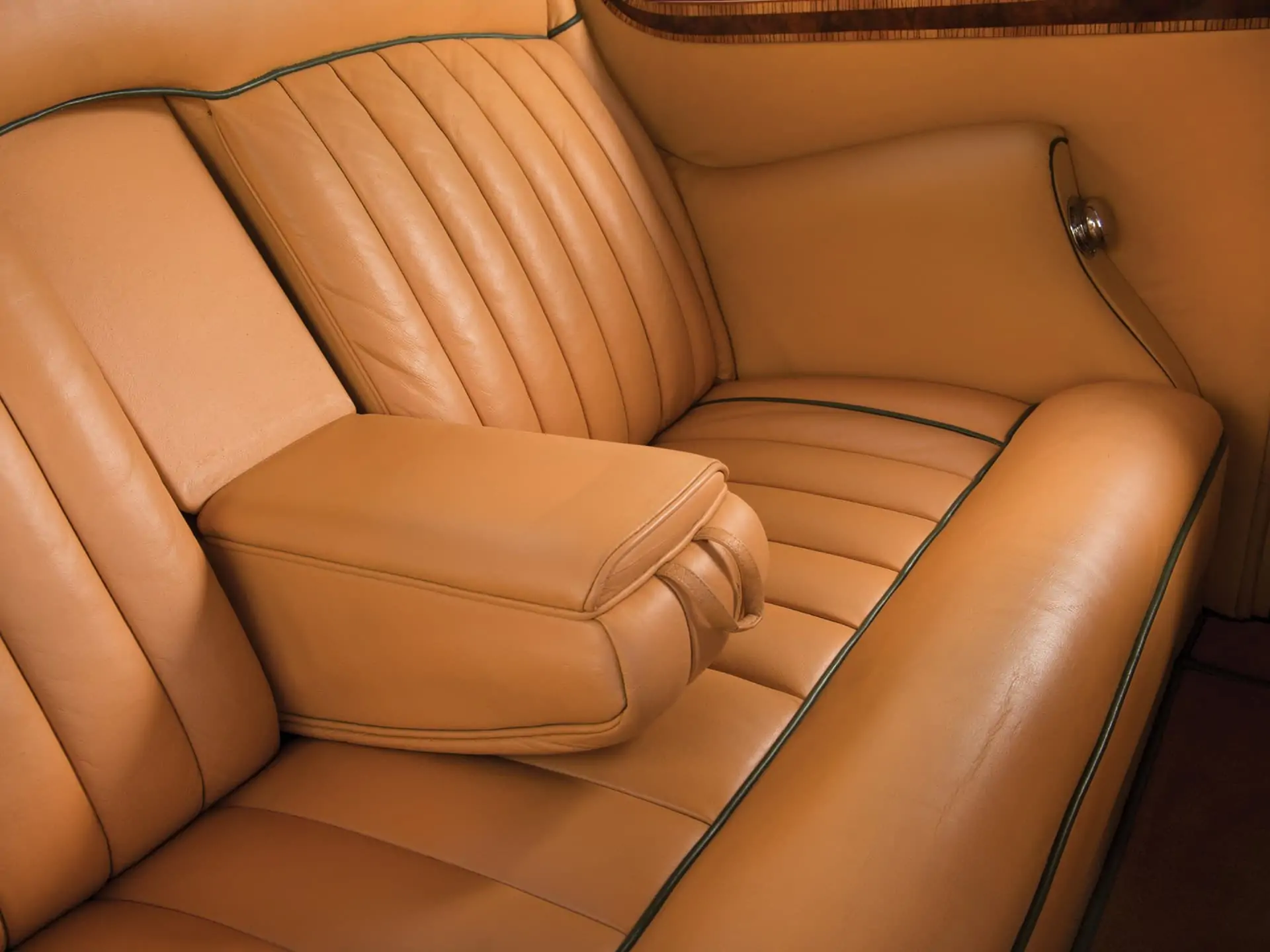 Bentley R-Type Continental Sports Saloon H.J. Mulliner 1953 - 10