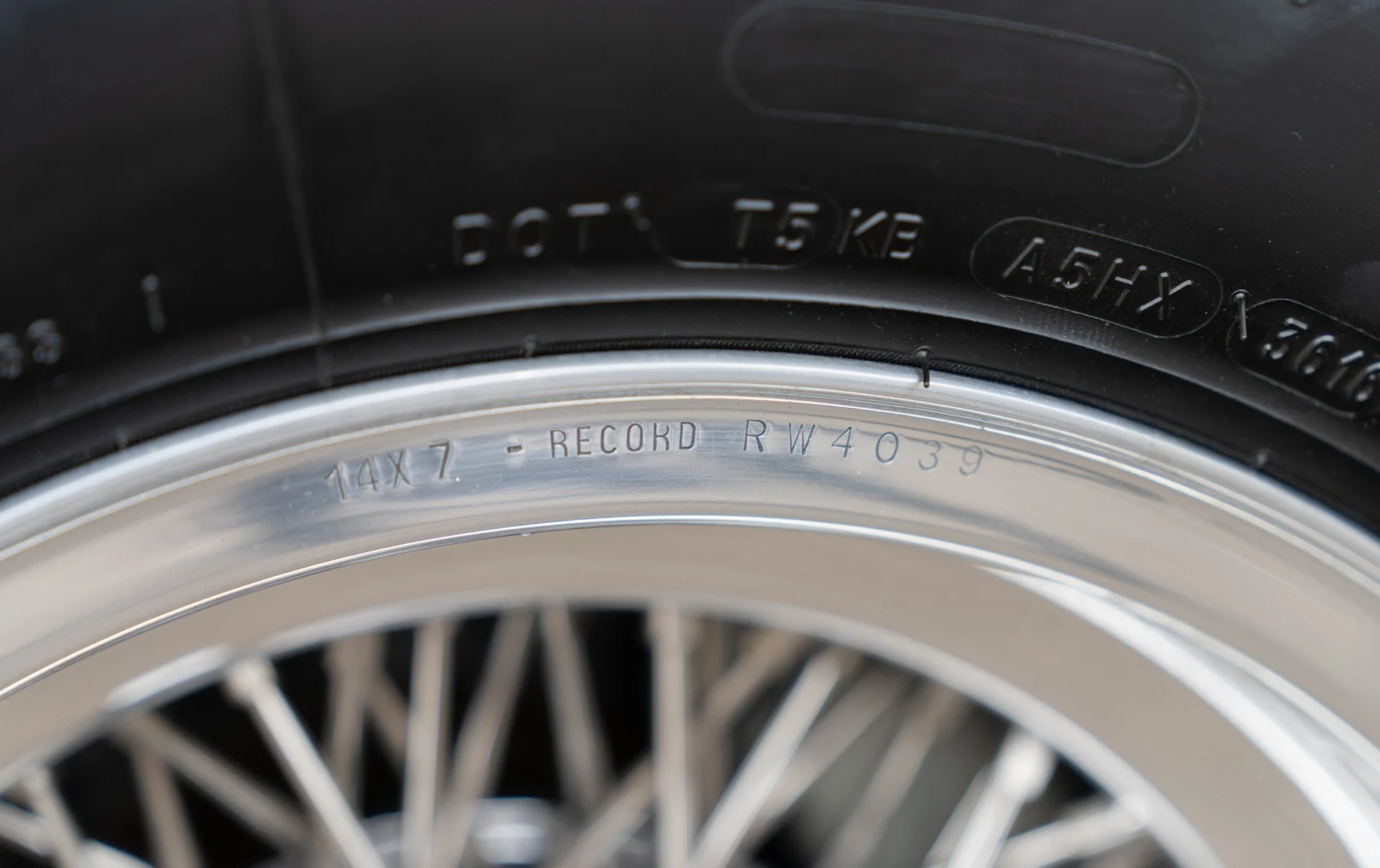 Ferrari 330 GTS (Pininfarina) - 1967 - 19