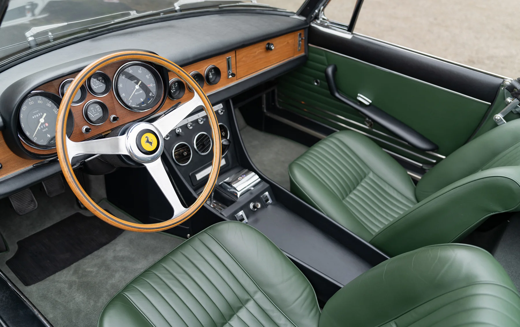 Ferrari 330 GTS (Pininfarina) - 1967 - 27