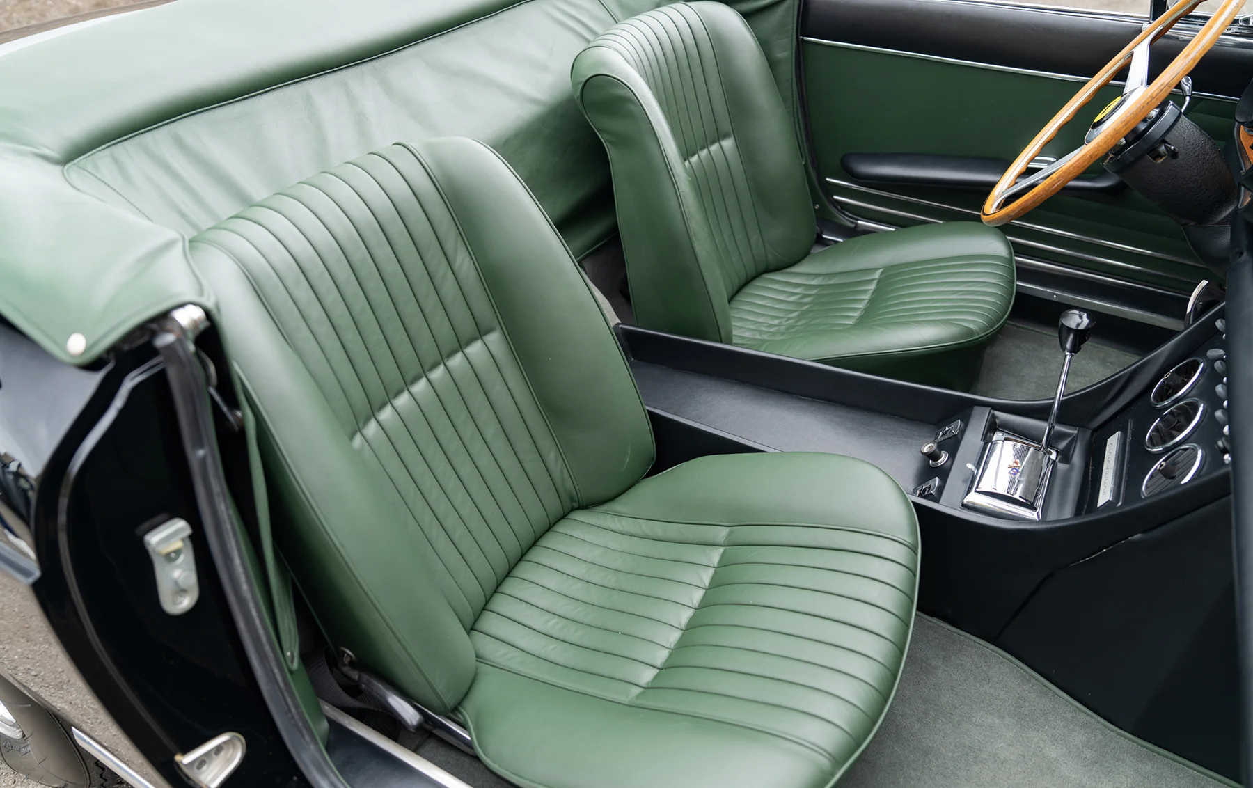 Ferrari 330 GTS (Pininfarina) - 1967 - 34