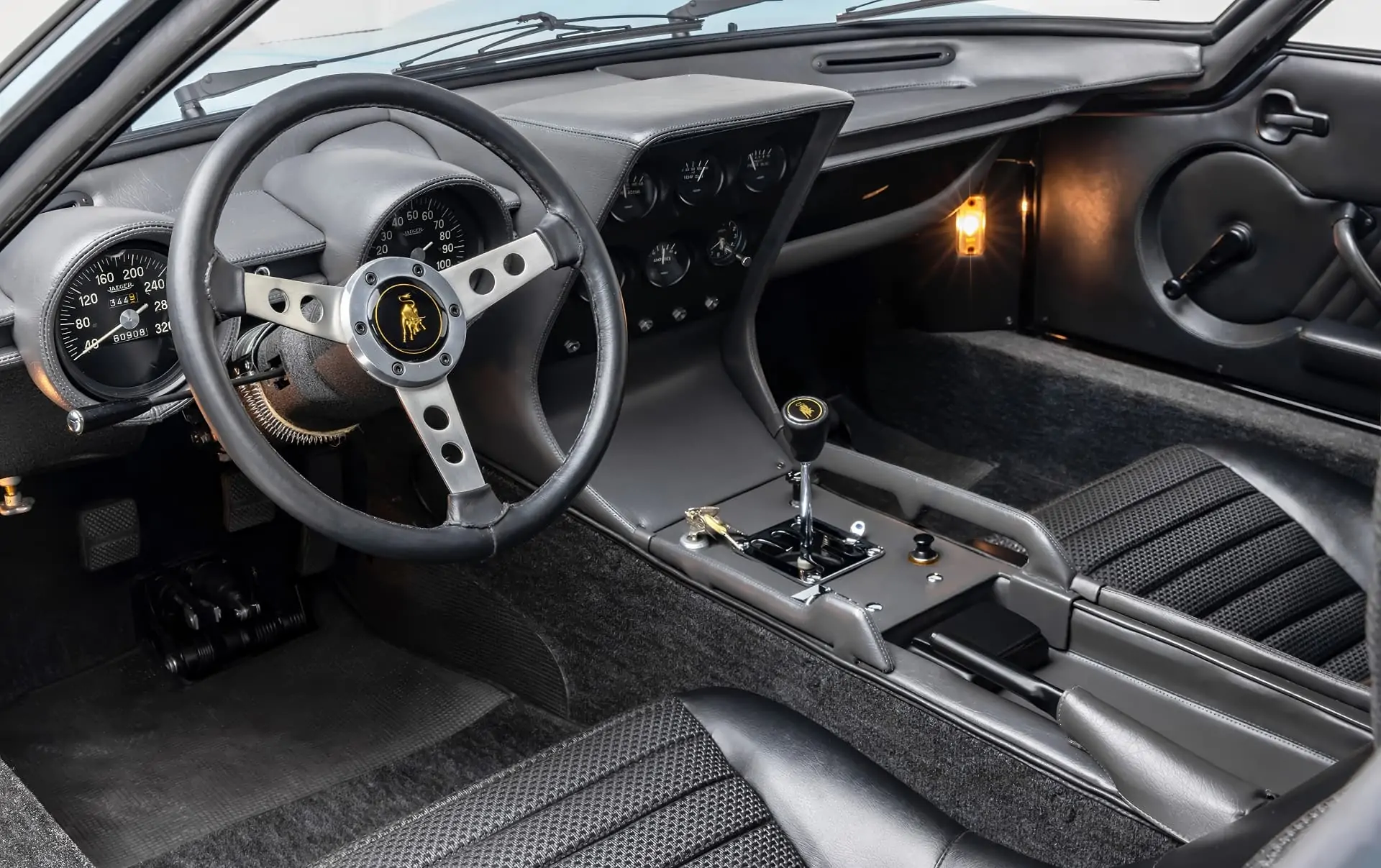 Lamborghini Miura P400 (Bertone) - 1968 - 37