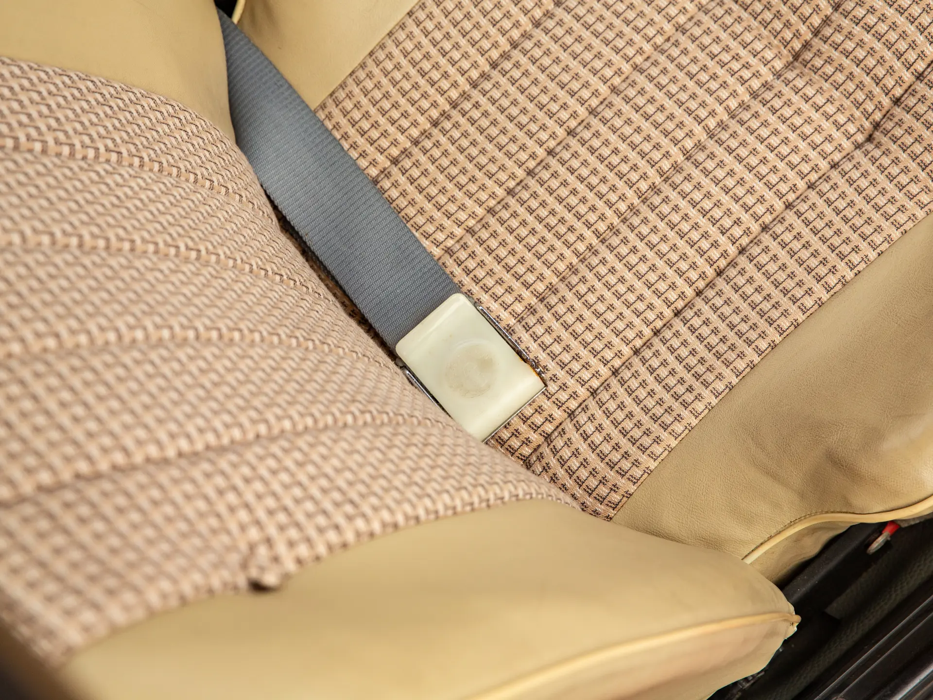 BMW-700-Coupe-1960-56