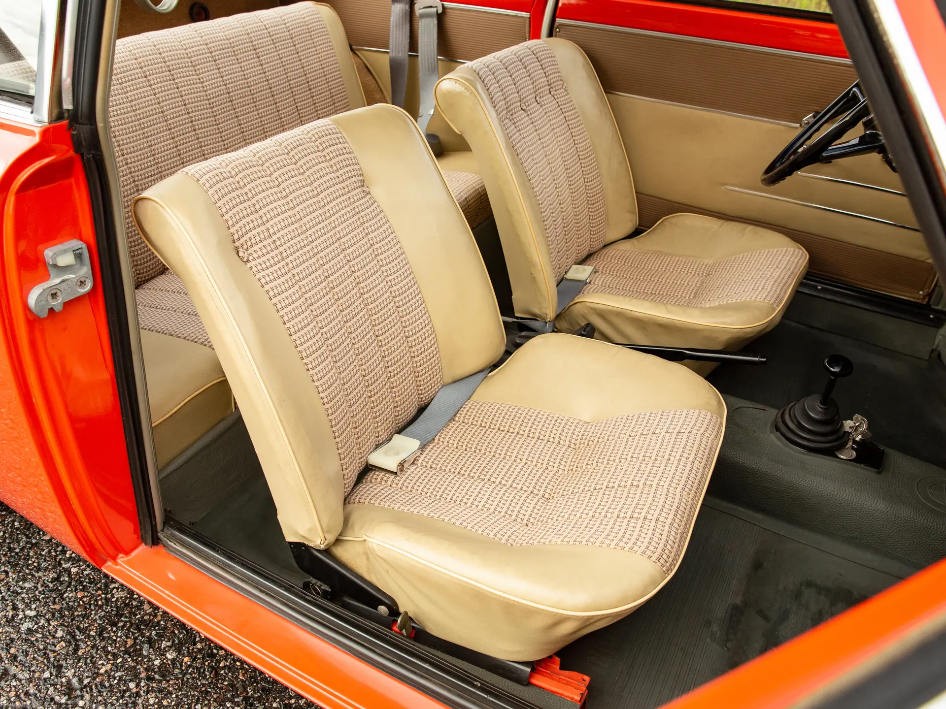 BMW-700-Coupe-1960-57