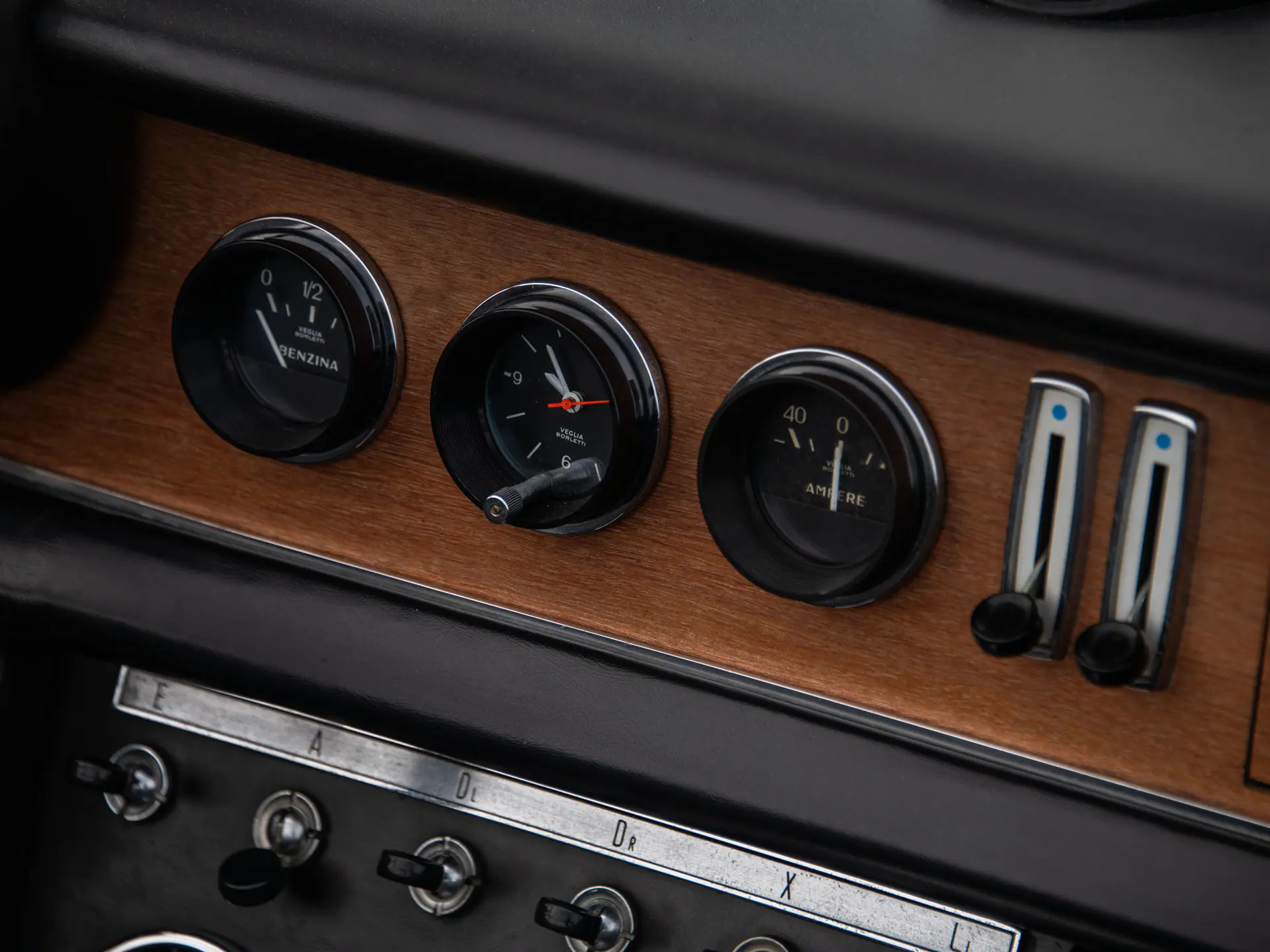 Ferrari 365 GTS (Pininfarina) - 1969 - 37