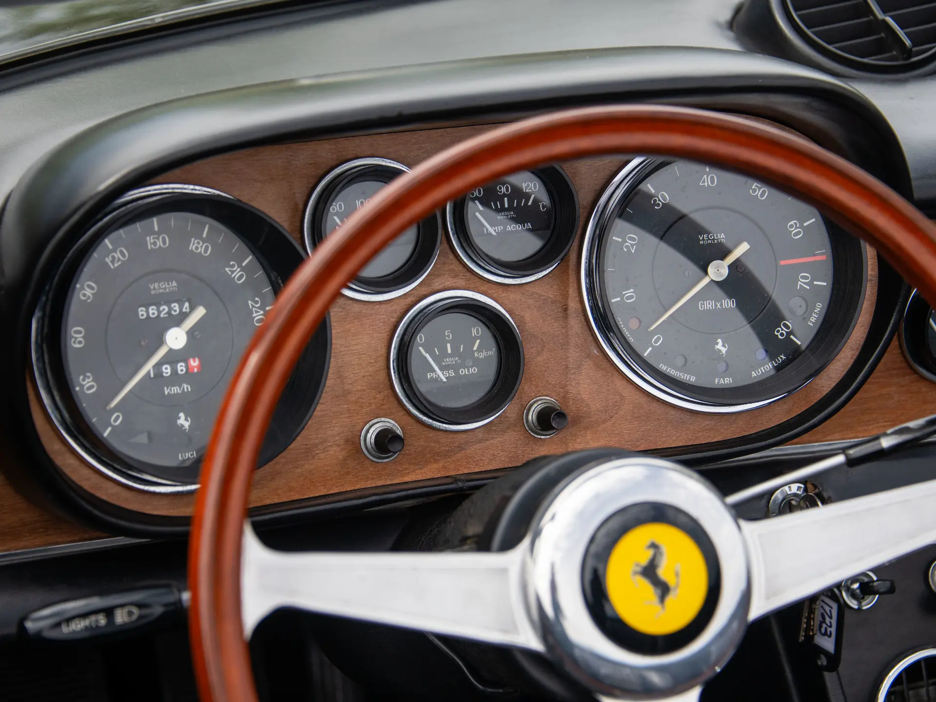 Ferrari 365 GTS (Pininfarina) - 1969 - 43