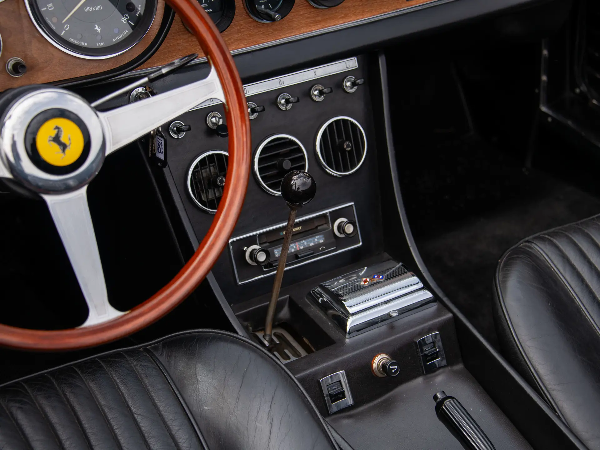 Ferrari 365 GTS (Pininfarina) - 1969 - 44