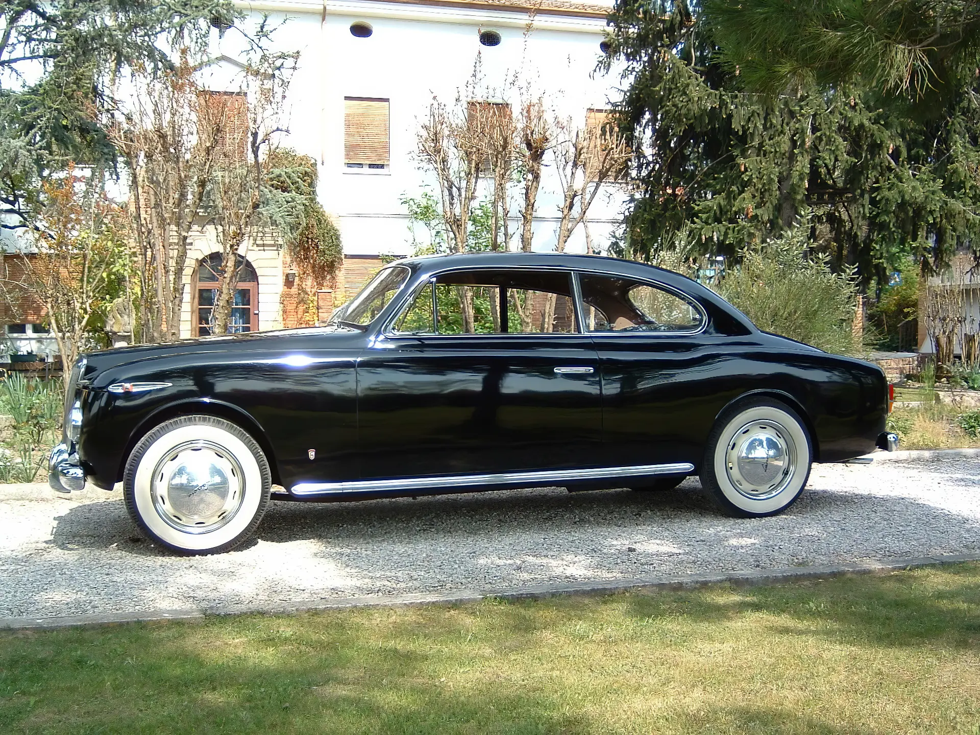 Lancia Aurelia B52 Coupé (Bertone) - 1951 - 02